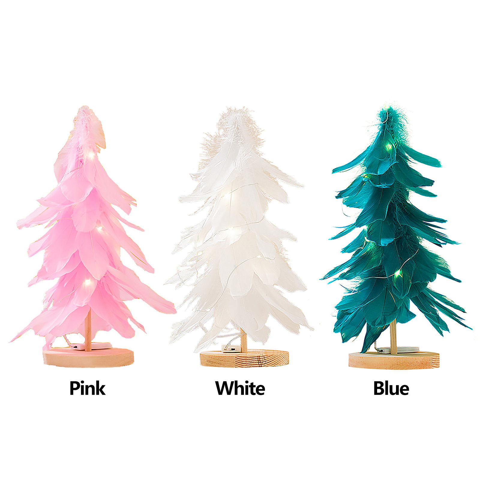 Drei Weihnachtsbaume aus Federn in Rosa, Weiß und Blau, jeweils mit Lichtern und einem Holzsockel. Die Etiketten lauten Pink, Weiß und Blau.