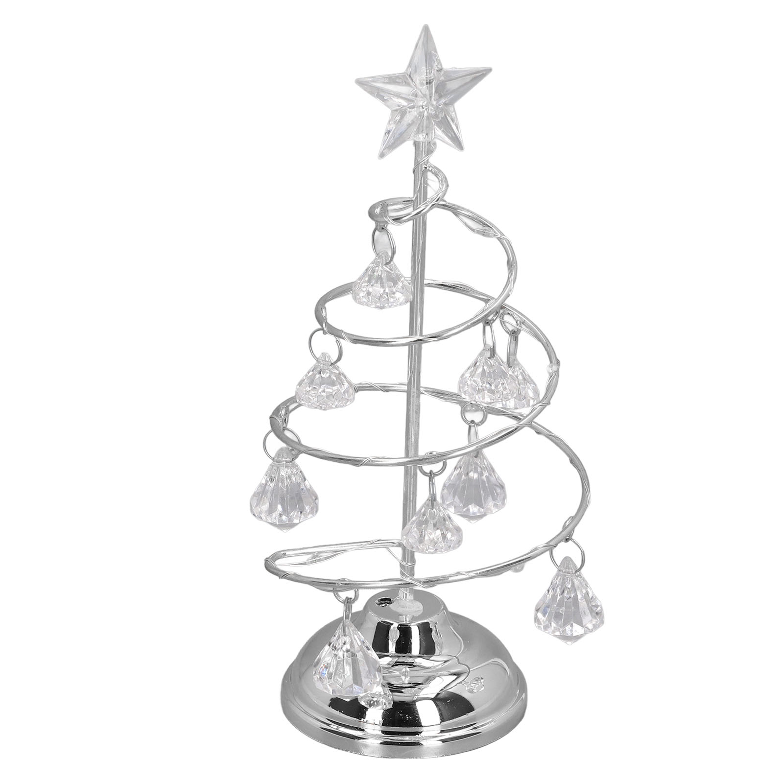 Ein silberner, spiralförmiger Weihnachtsbaum mit Kristallornamenten und einem Stern oben auf einem reflektierenden Sockel.