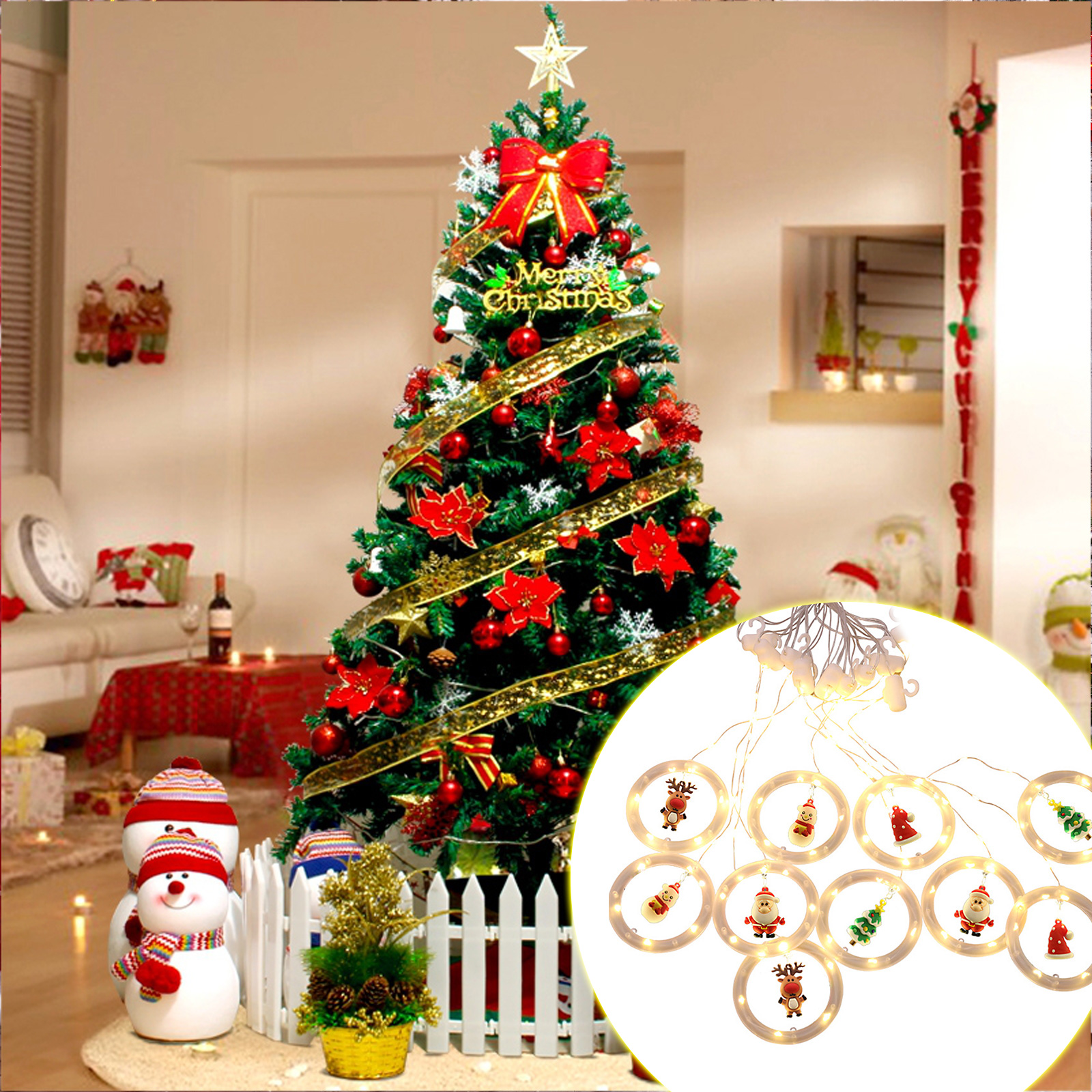 Ein dekorierter Weihnachtsbaum, Schneemann und Lichterketten. Dekorationen umfassen Schleifen, Sterne und Ornamente. Festliche Umgebung.