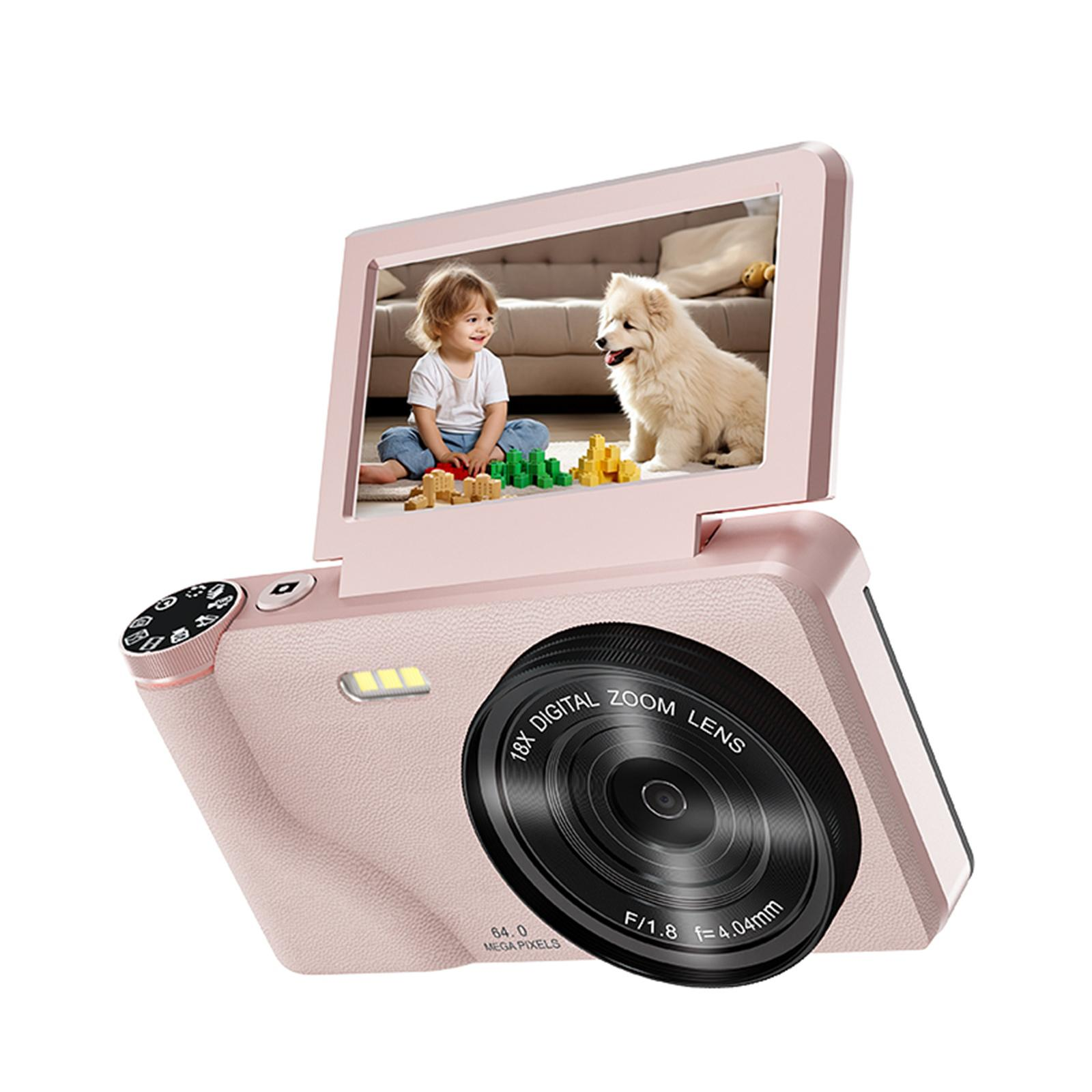 Eine rosa Kamera zeigt ein Kind und einen flauschigen Hund. Die Kamera hat ein Zoomobjektiv und einen Bildschirm.
