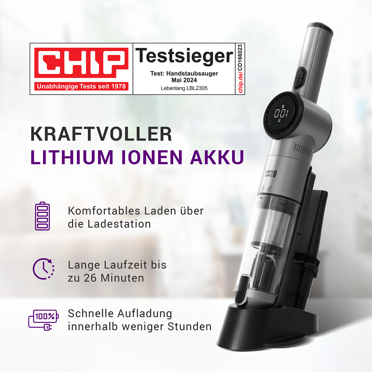 Ein grauer und schwarzer Akku-Staubsauger auf einer schwarzen Ladestation. Text enthält 'Testsieger', 'Lithium Ionen Akku' und Ladeinformationen.