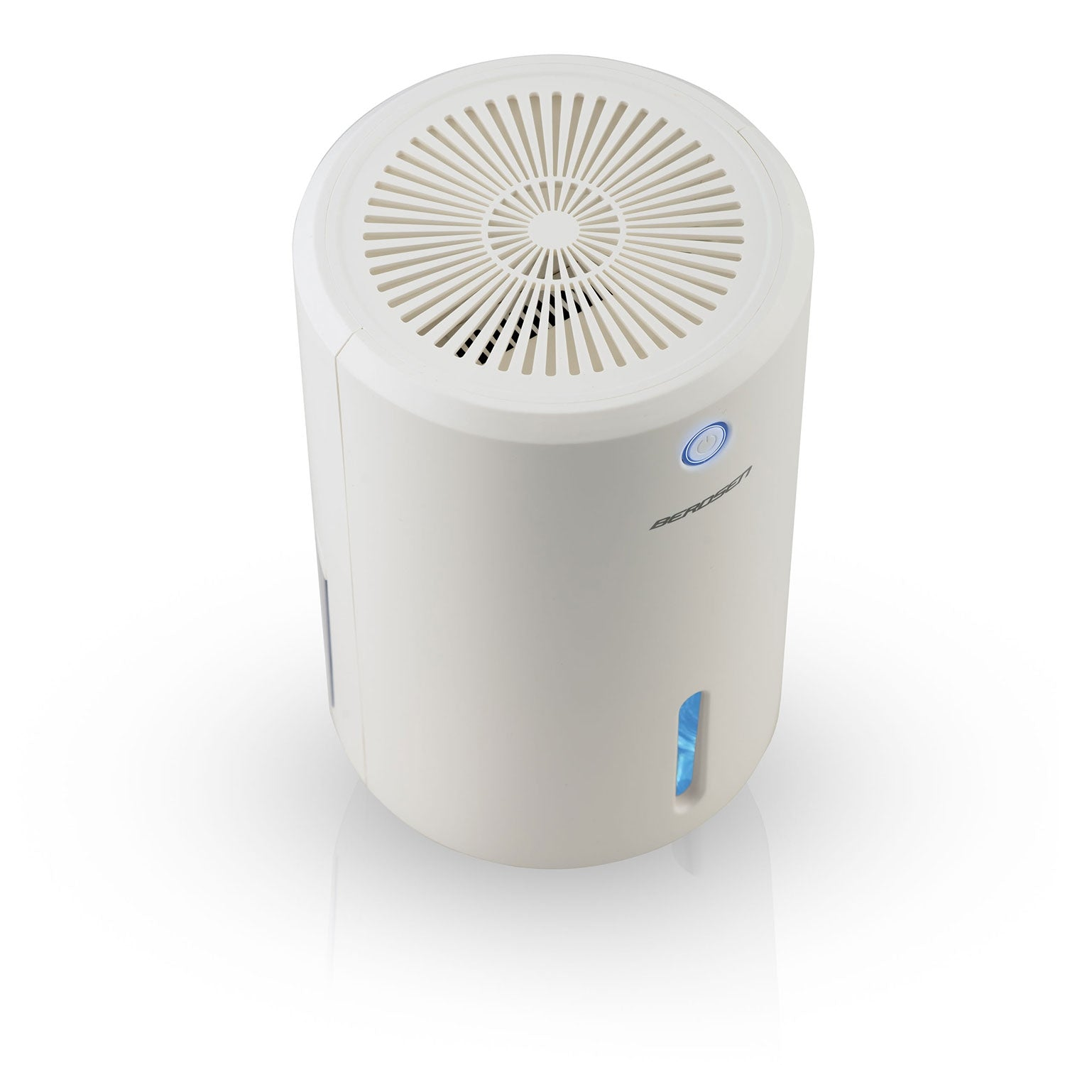 Un purificador de aire cilíndrico blanco. Tiene una parte superior ventilada y un indicador de luz azul. La base tiene una ventana.