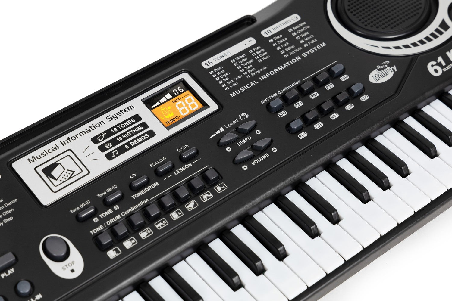 Teclado electrónico negro con teclas blancas, pantalla y botones etiquetados para funciones musicales.