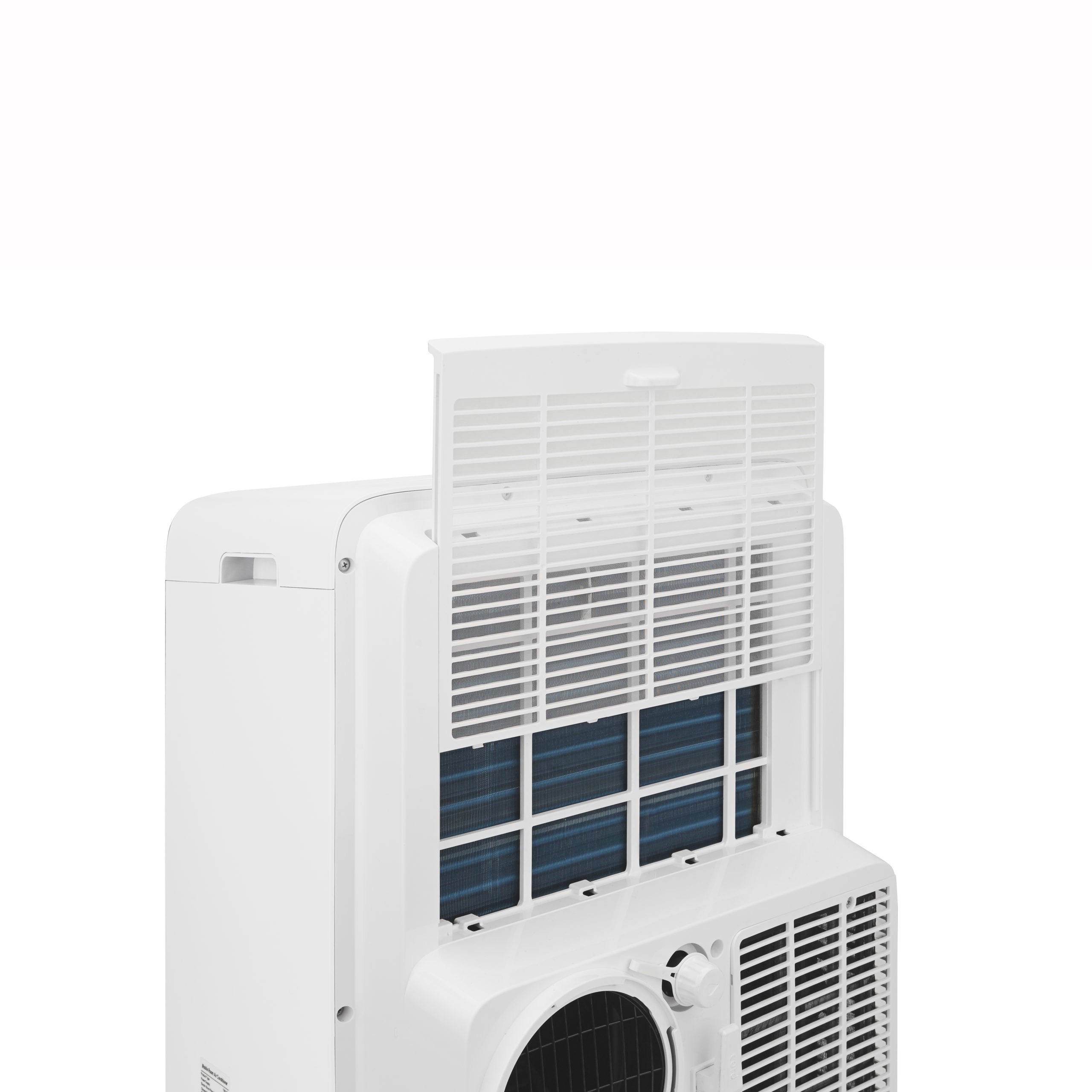 Condizionatore portatile bianco con filtro aperto e interni blu. Su sfondo bianco.