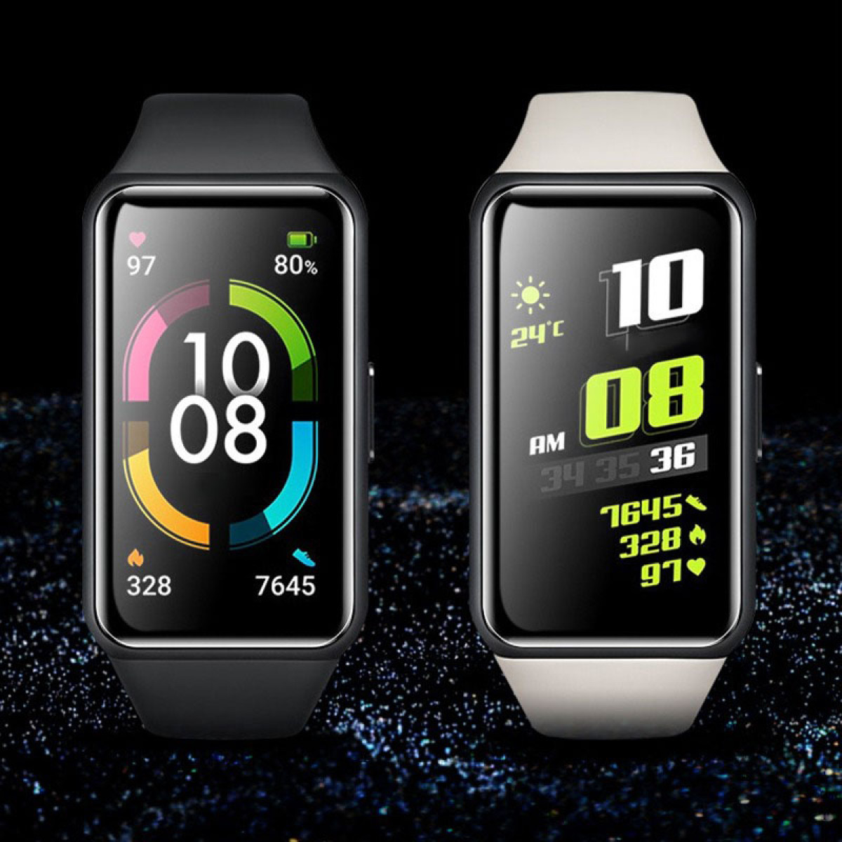 Due smartwatch con cinturini neri e bianchi. I display mostrano ora, batteria, passi, frequenza cardiaca e temperatura su sfondo scuro.
