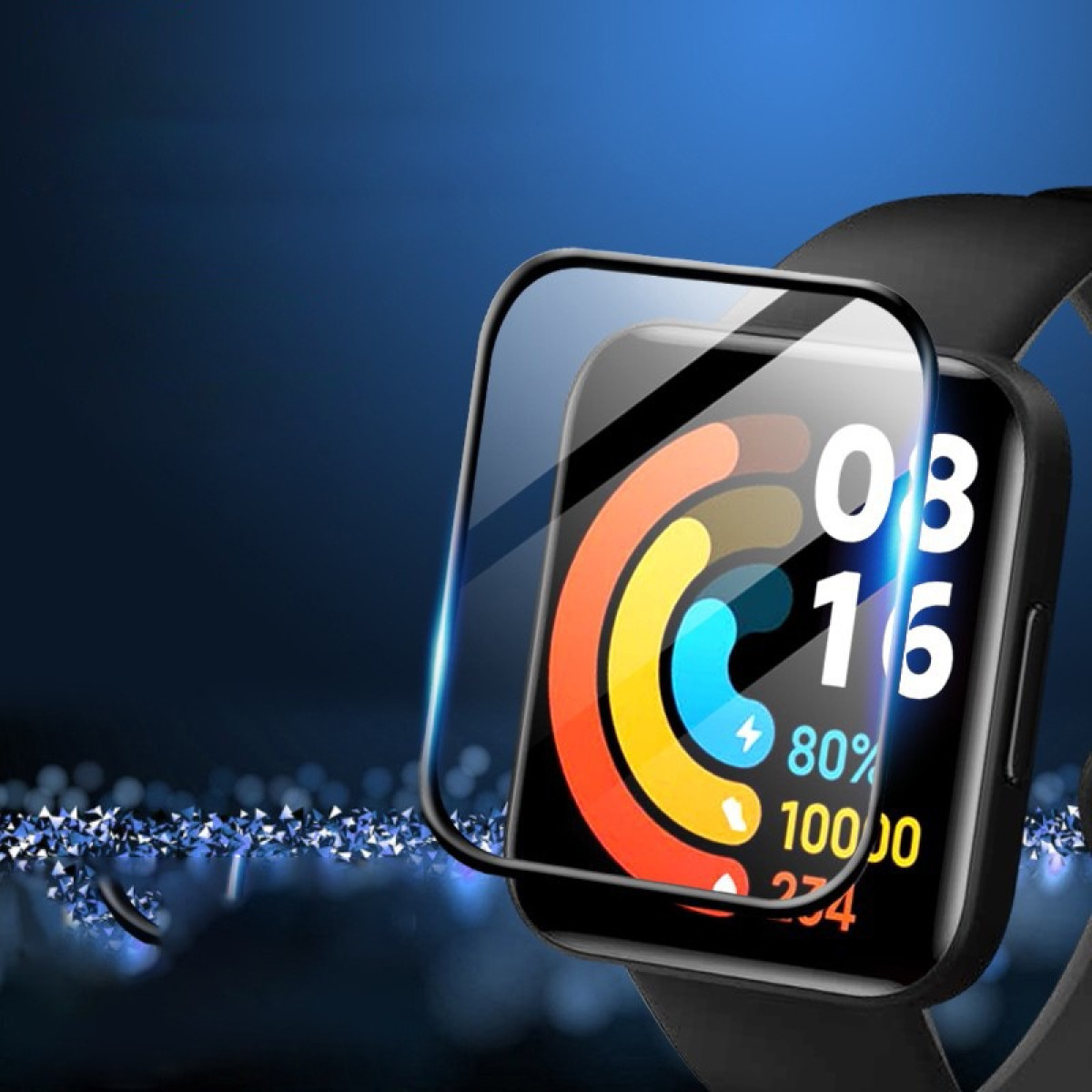 Uno smartwatch nero con protezione schermo che mostra ora e dati attività. Sfondo blu e piccoli oggetti lucenti.