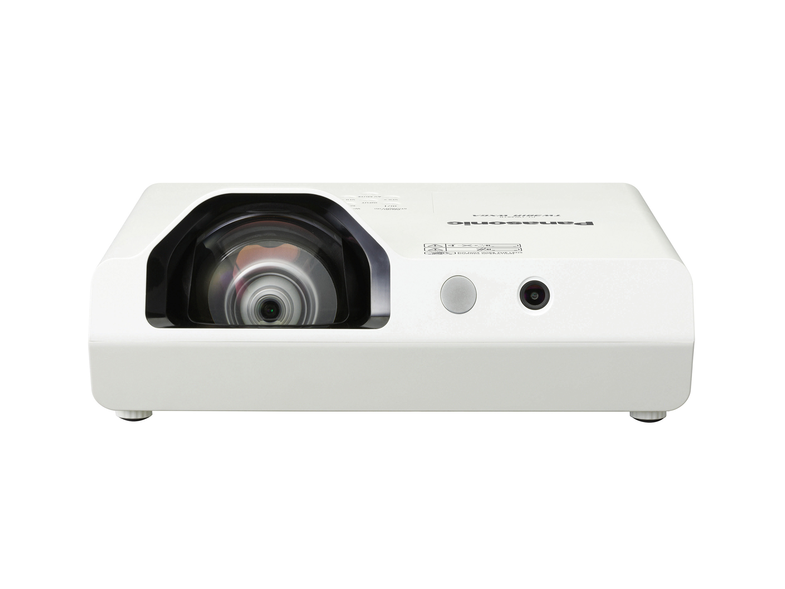 Un proiettore Panasonic bianco con un obiettivo frontale. Ha un pulsante di accensione e altri pulsanti di controllo.
