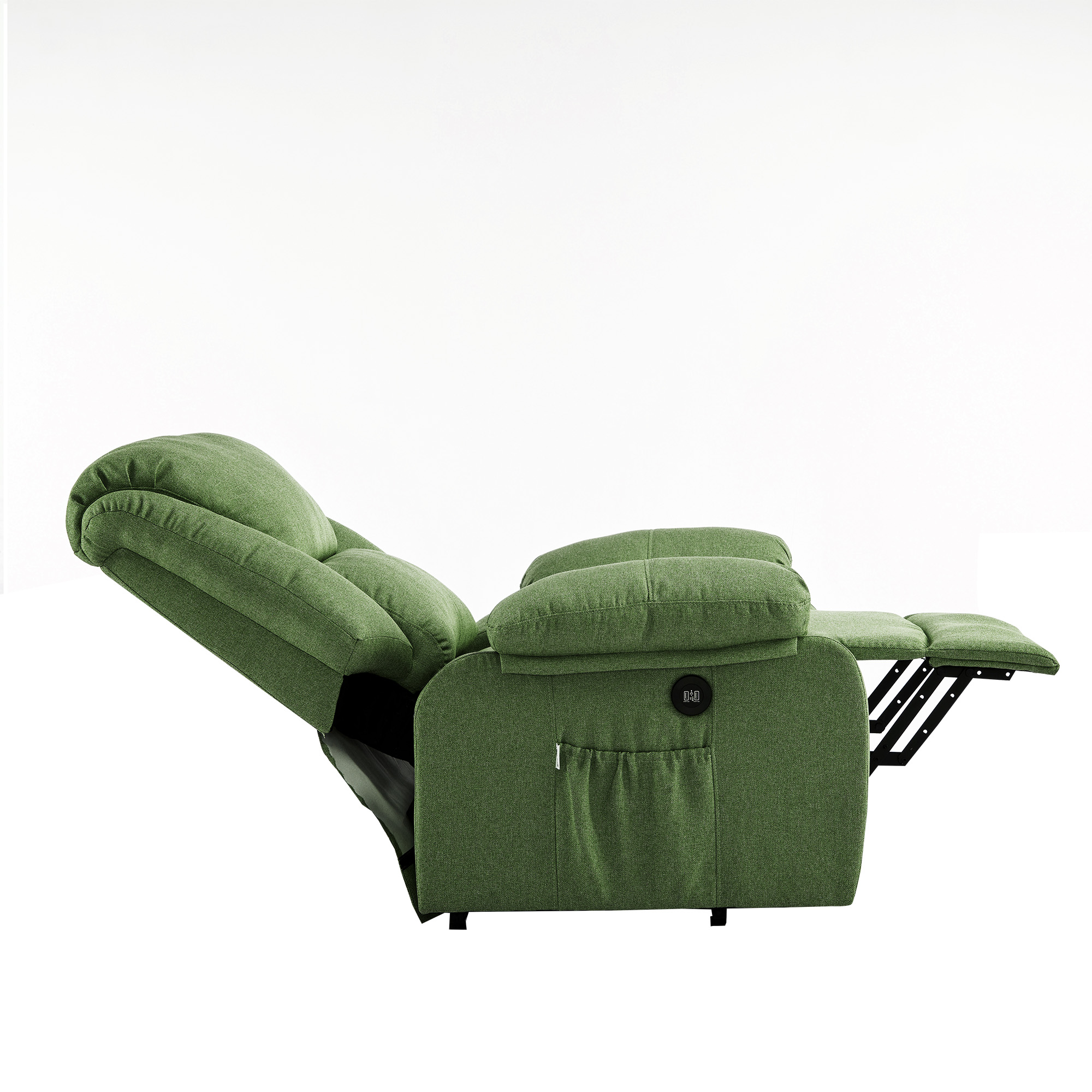 Sillón reclinable verde, parcialmente reclinado, con reposapiés extendido. Fondo blanco.