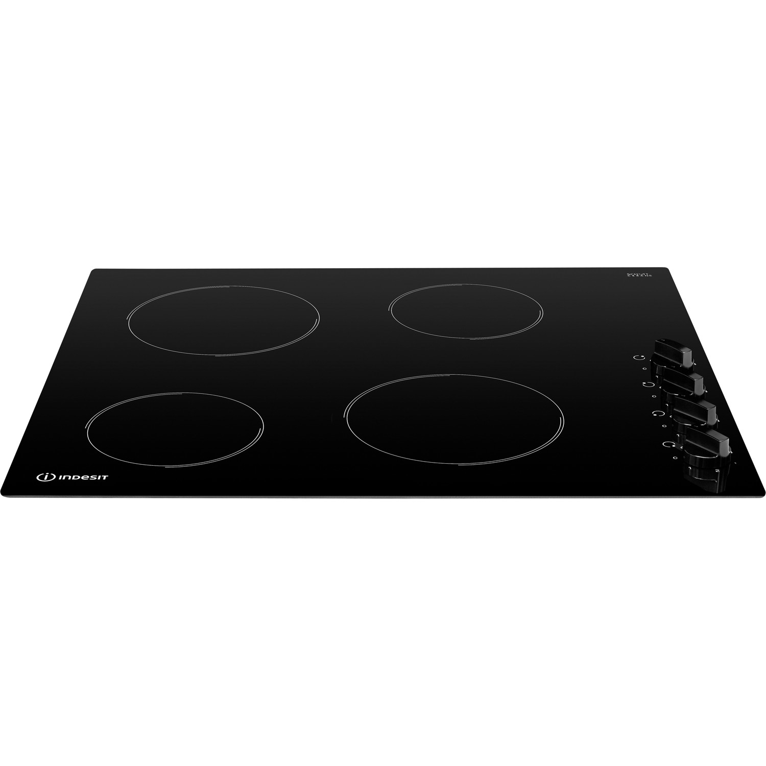 Una placa de inducción negra Indesit con cuatro quemadores circulares y mandos, sobre fondo blanco.
