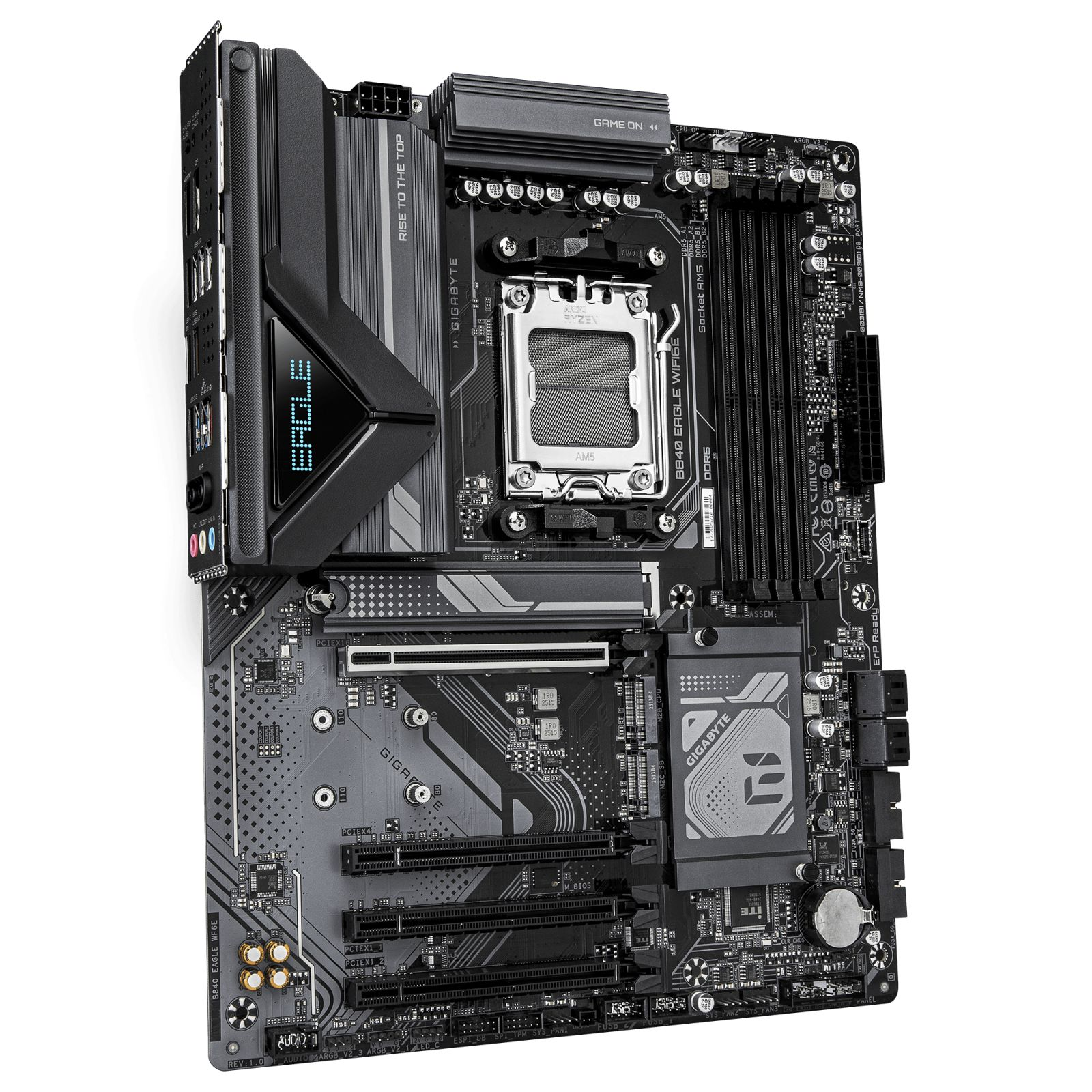 Une carte mère Gigabyte B840 Eagle WIFIGE noire et grise, avec divers ports, slots et le logo Gigabyte.