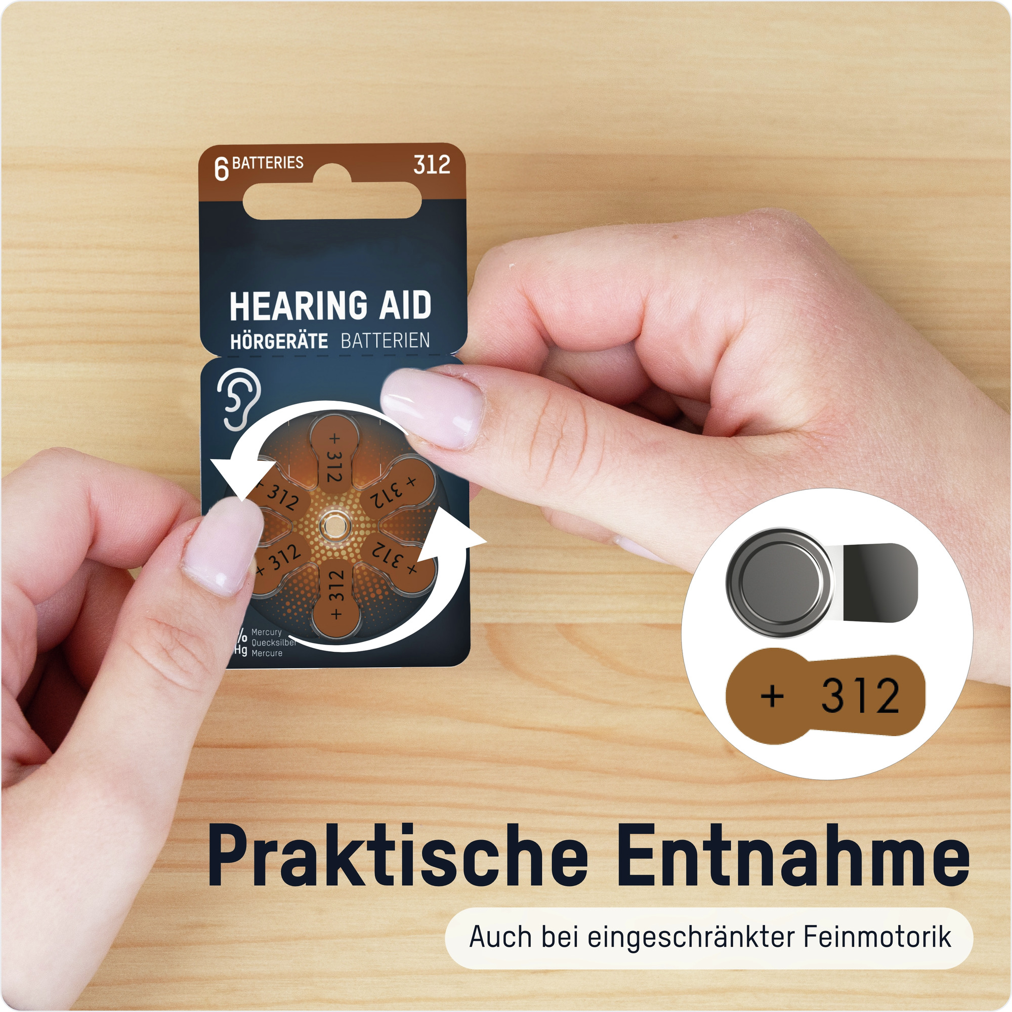 Eine Hand hält eine Hörgerätebatteriepackung. Auf der Packung sind Batterien und die Nummer 312 abgebildet. Der Text lautet 'Hearing Aid'.