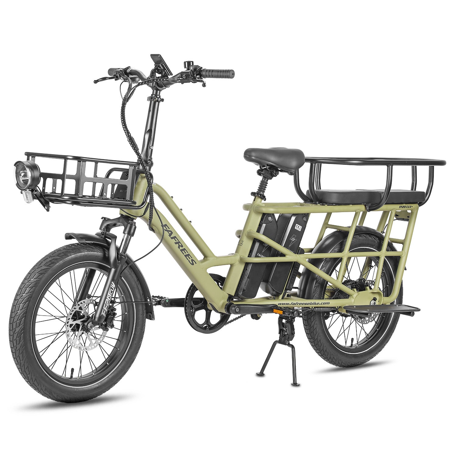 Ein olivgrünes elektrisches Cargo-Fahrrad von FaFreess. Es hat einen Frontkorb, einen Heckladebereich und einen Ständer. Es ist auf weißem Hintergrund.