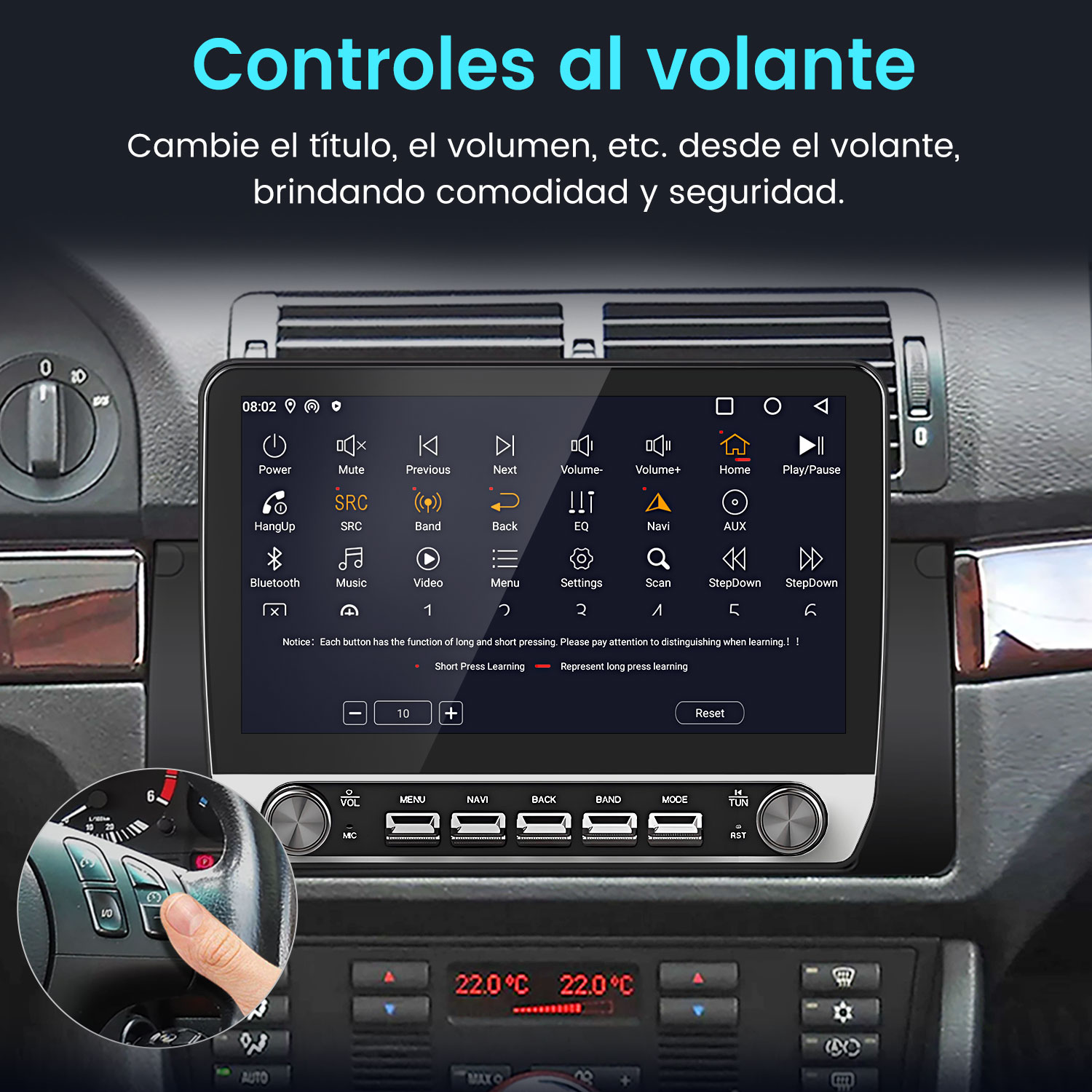 Panel del coche con pantalla que muestra opciones de menú. Una mano pulsa un botón en el volante. La pantalla de temperatura muestra 22,0°C.