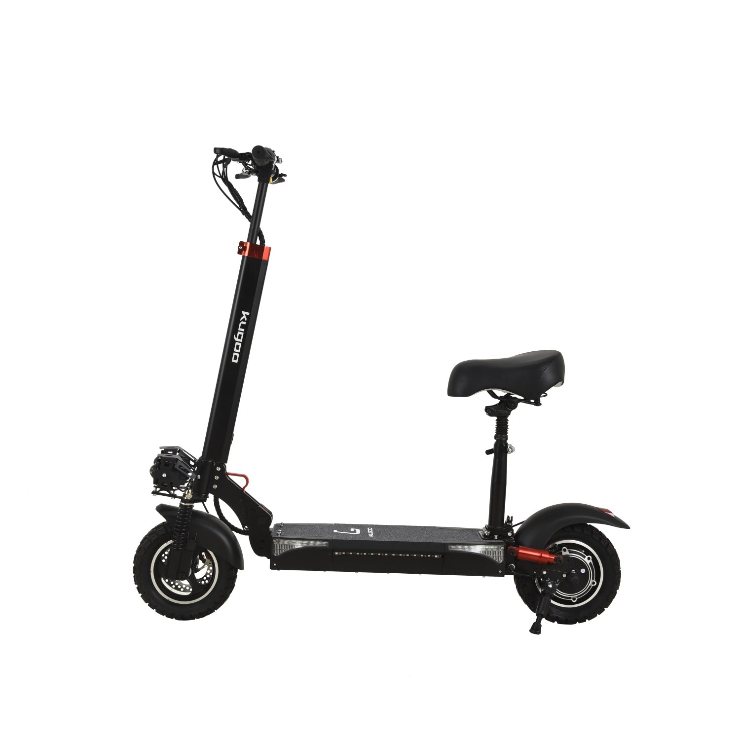 Scooter elettrico nero con sedile, dettagli rossi e faro. Isolato su sfondo bianco. Marchio: Kugoo.