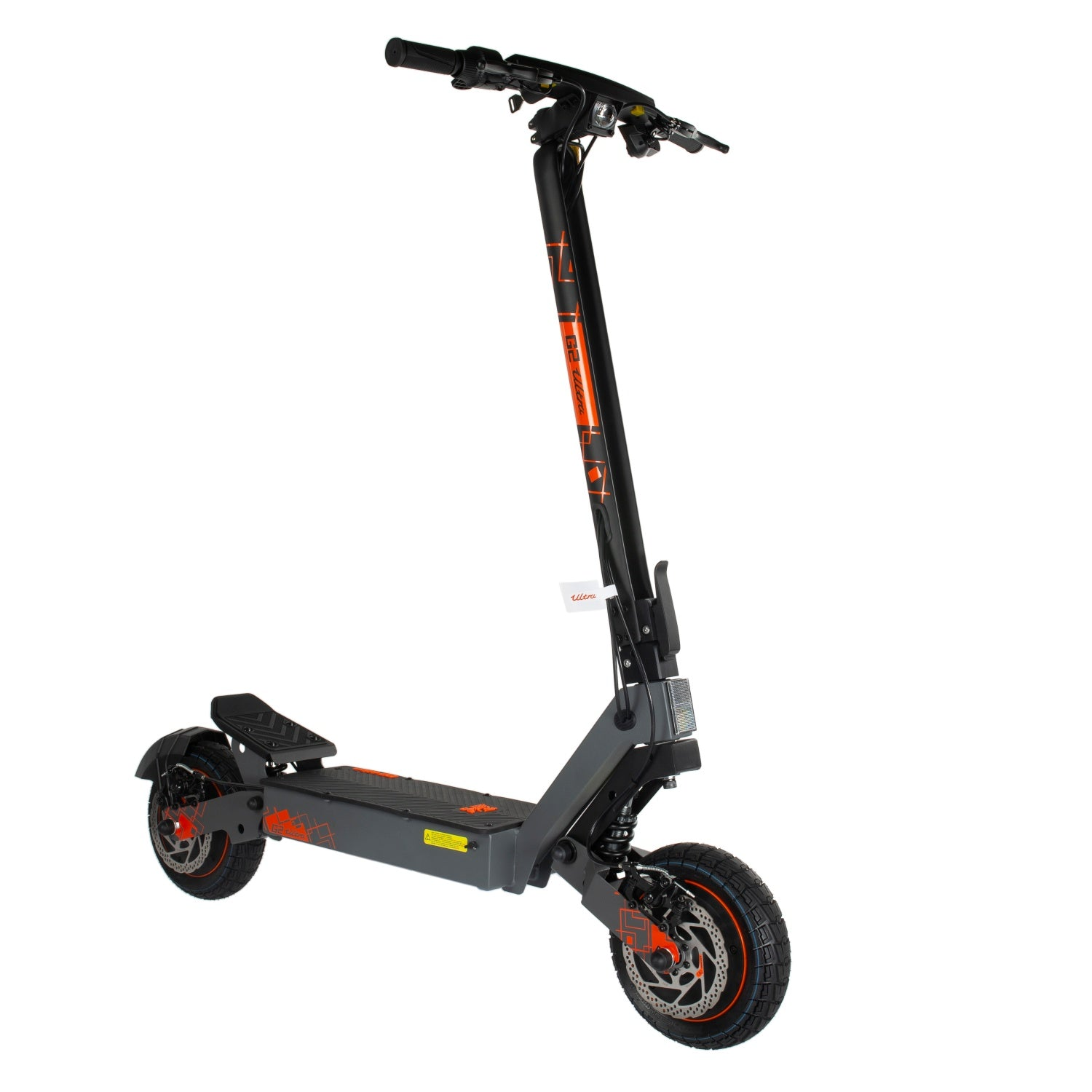 Un monopattino elettrico nero e grigio con dettagli arancioni. Ha manubrio, pedana e due ruote con freni a disco, su sfondo bianco.