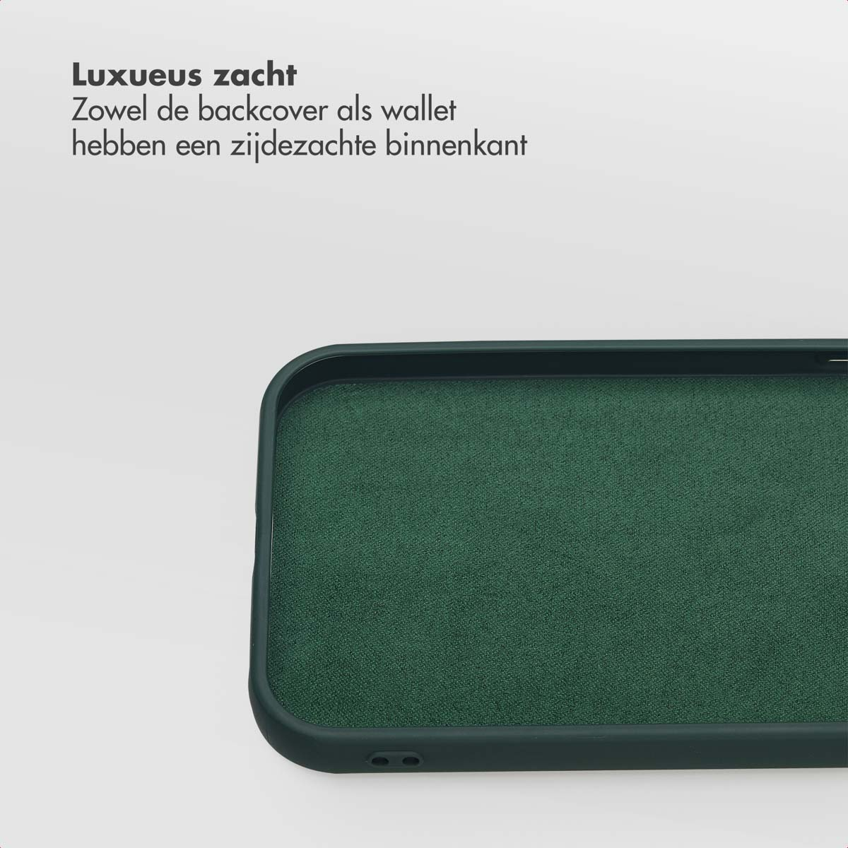 Gros plan d'une coque de téléphone verte. L'étui a un cadre vert foncé et un intérieur vert texturé, sur fond blanc.