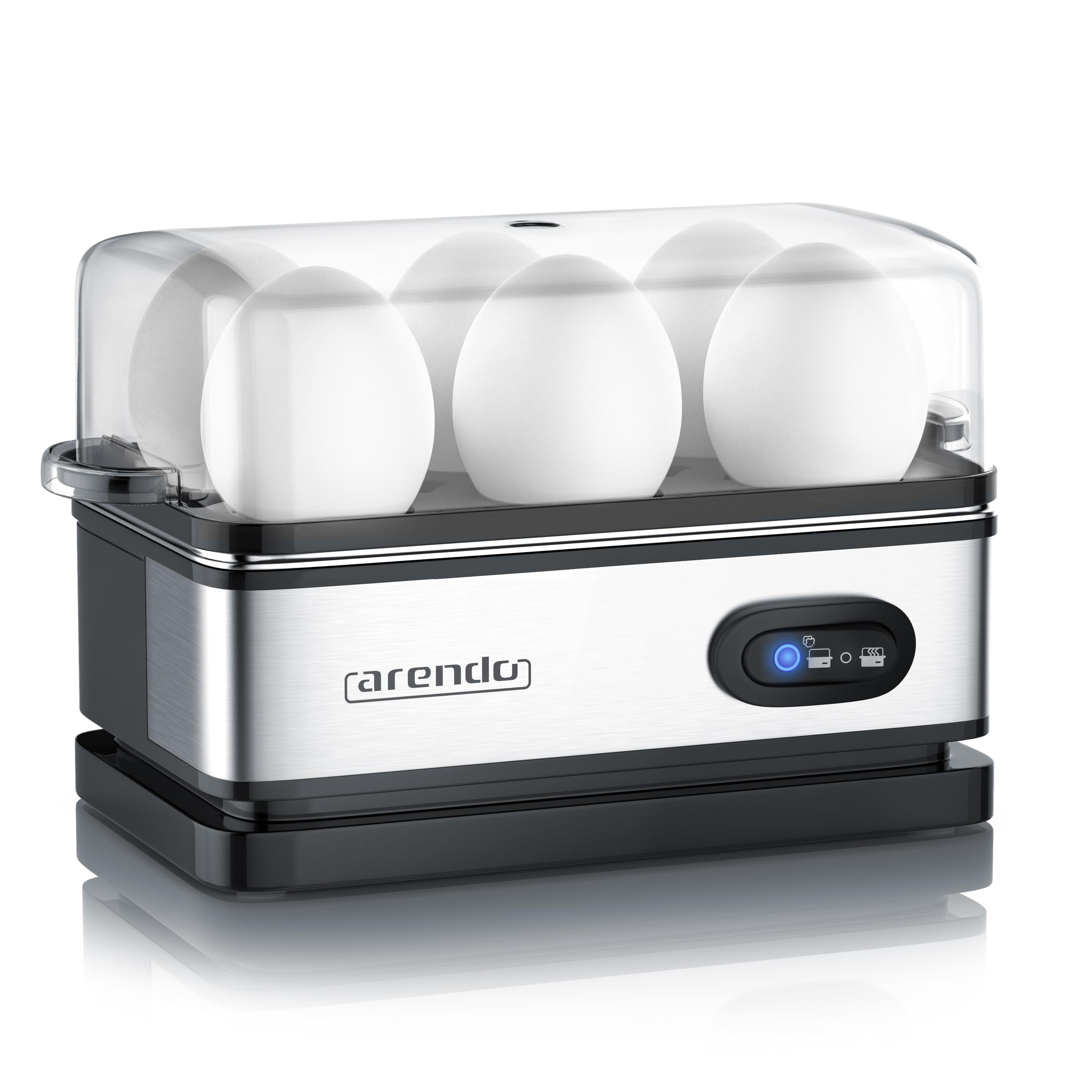 Ein Eierkocher mit Eiern, transparentem Deckel, Edelstahlbasis und schwarzem Boden. Beleuchtete blaue Taste.