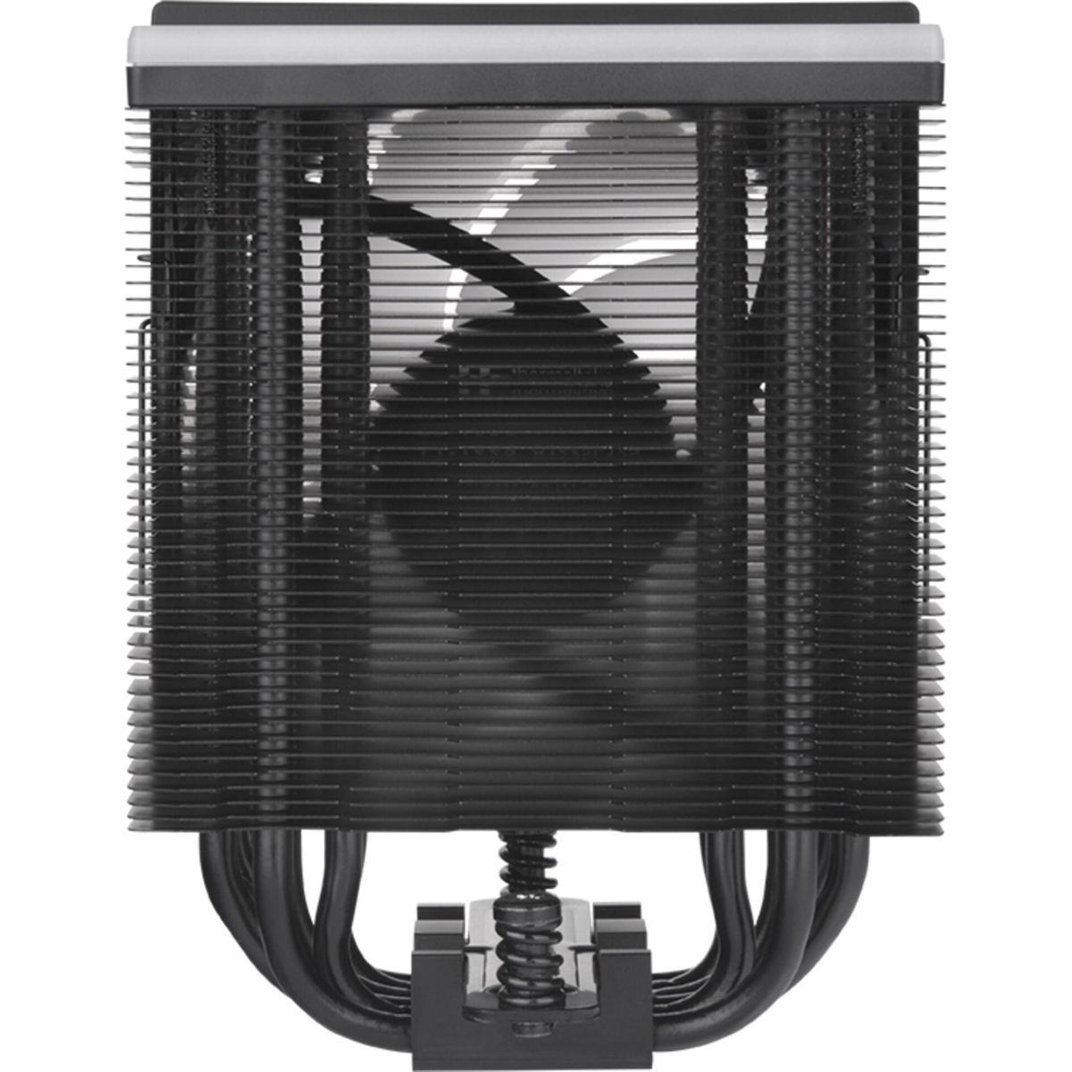 Zbliżenie czarnego chłodzenia procesora. Ma wentylator, rurki cieplne i stos żeber. Tło jest białe.