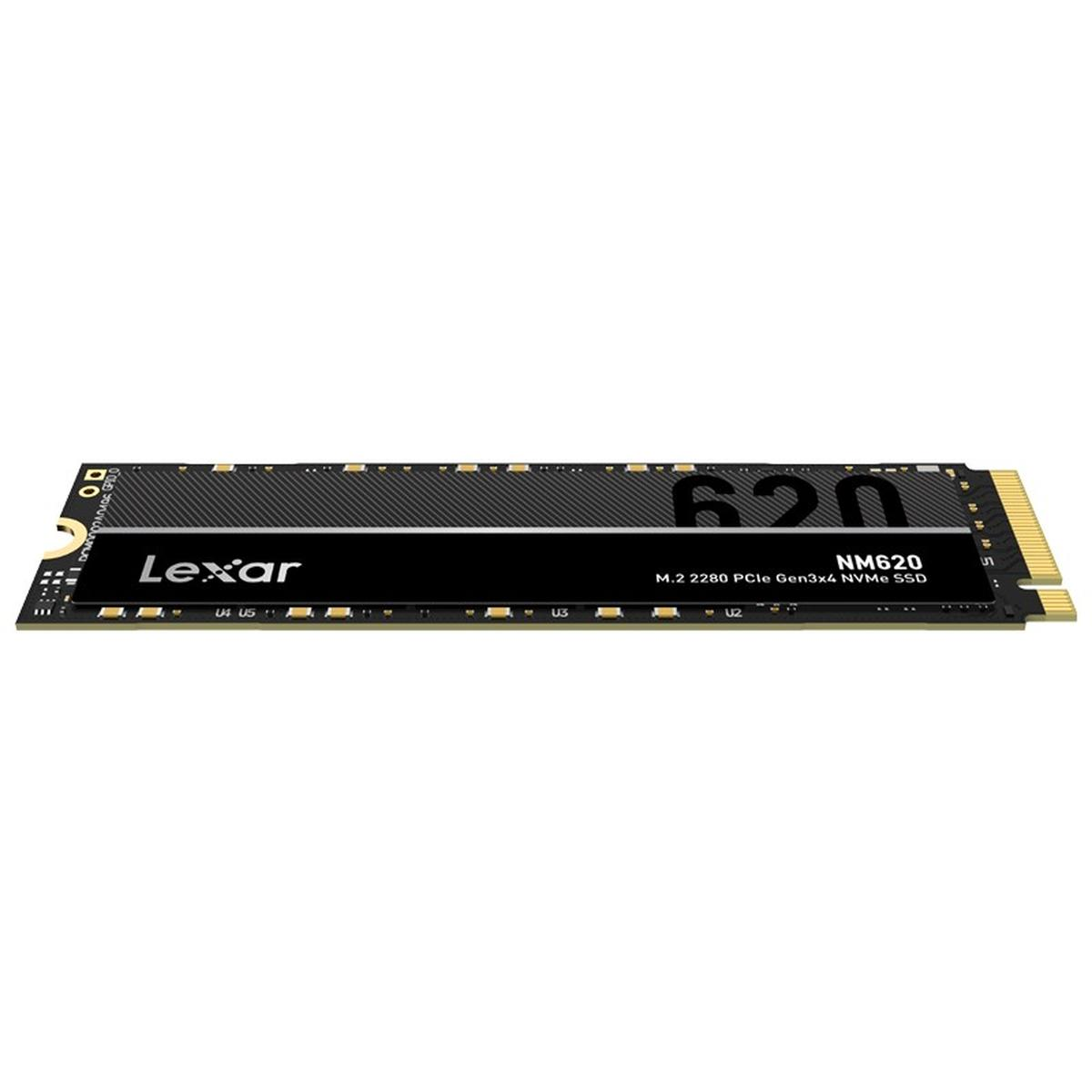 Czarny dysk SSD Lexar NM620 M.2 2280 PCIe Gen3x4 NVMe na białym tle. Dysk jest oznaczony marką i modelem.