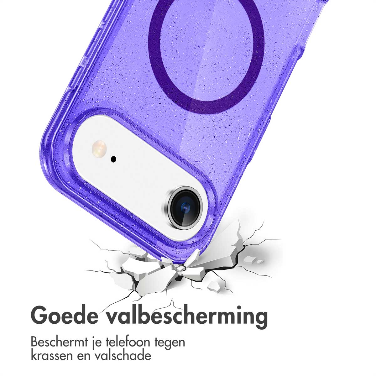 Paarse telefoonhoes met camera en flits, gebarsten grond. Tekst: Goede valbescherming. Beschermt tegen krassen en beschadiging.