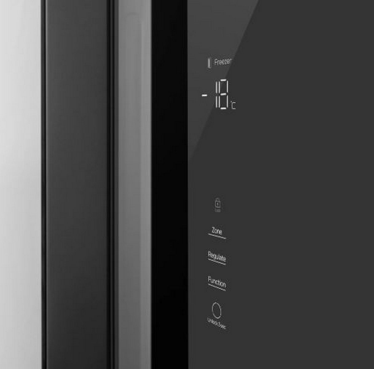 Primer plano de la puerta de un refrigerador. Muestra una pantalla digital con -18 grados Celsius. Etiquetas de texto: Congelador, Zona, Regular, Función, Desbloquear.