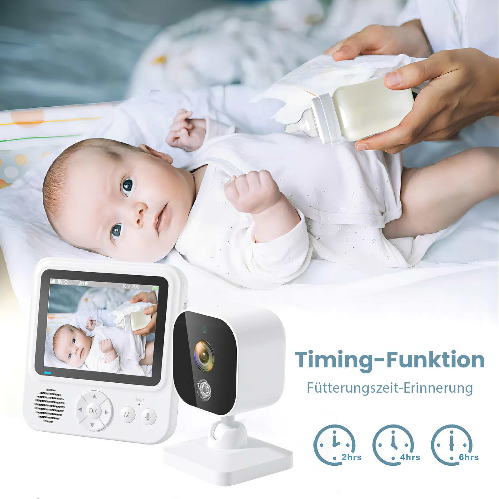 Ein Baby liegt auf einem Bett und wird gefüttert. Ein Babyphone befindet sich im Vordergrund.