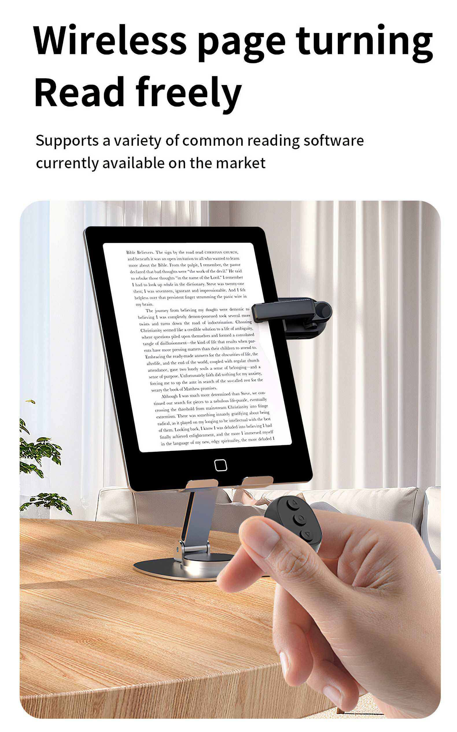 Ein E-Reader auf einem Ständer mit einer Fernbedienung in der Hand. Der Bildschirm zeigt Text, der das drahtlose Umblättern bewirbt.