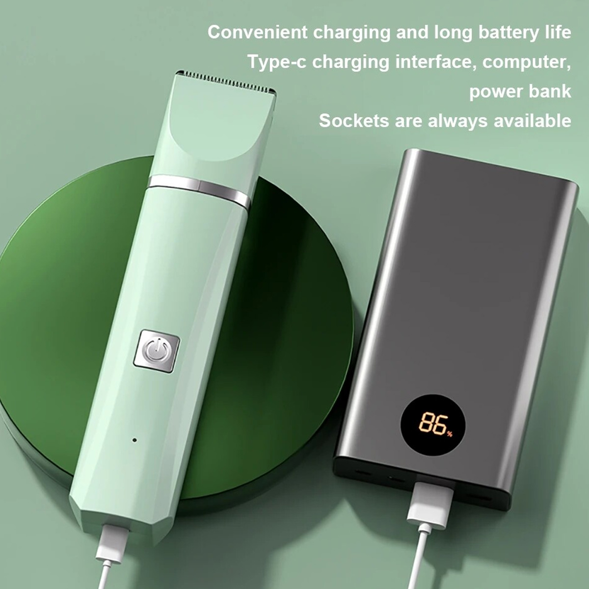 Ein mintgrüner Elektrorasierer und eine schwarze Powerbank sind mit einem weißen Kabel verbunden. Die Powerbank zeigt 86 % Ladung an.