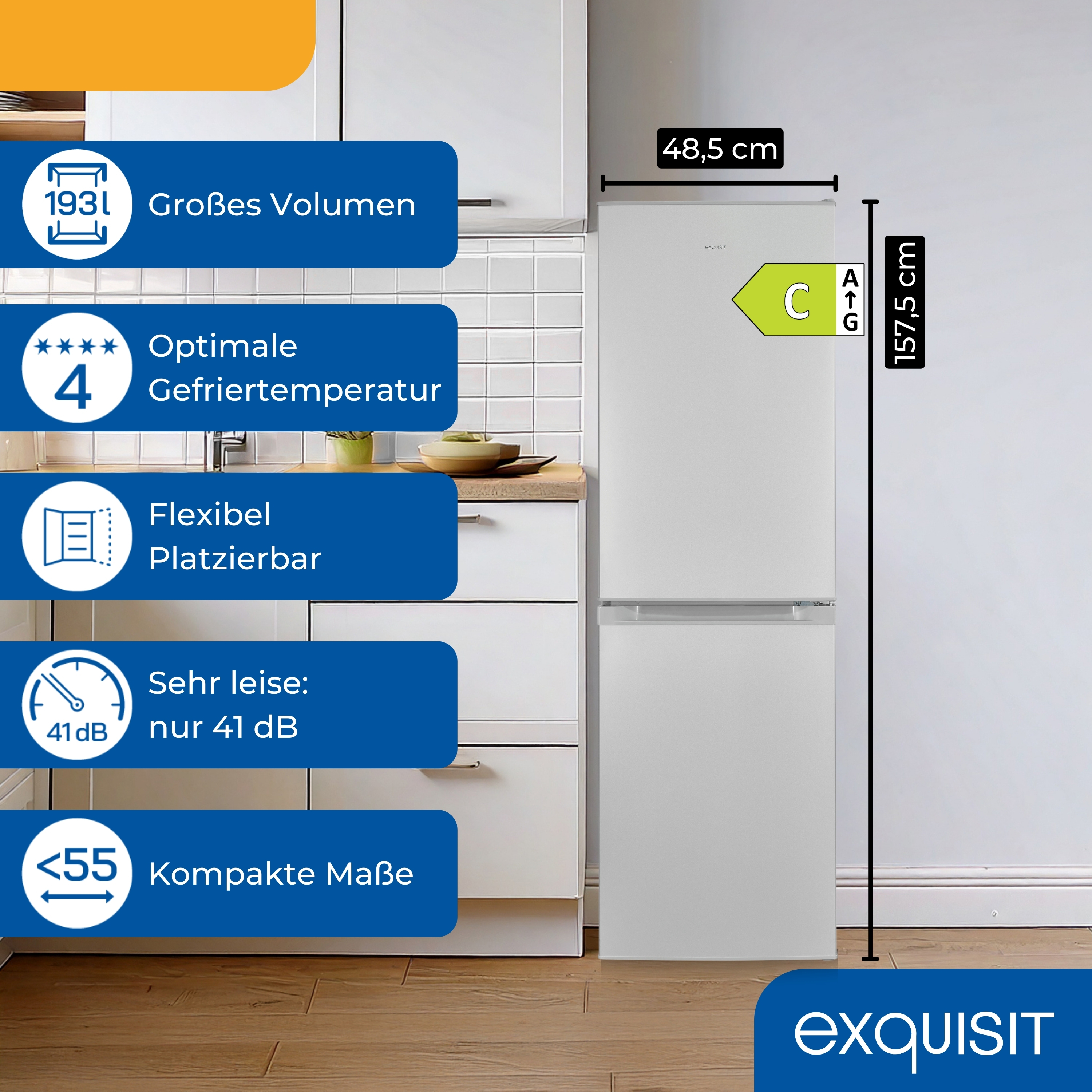 Ein weißer Kühlschrank mit blauen Infotafeln, einschließlich Größe, Volumen und Energieeffizienz. Marke Exquisit.