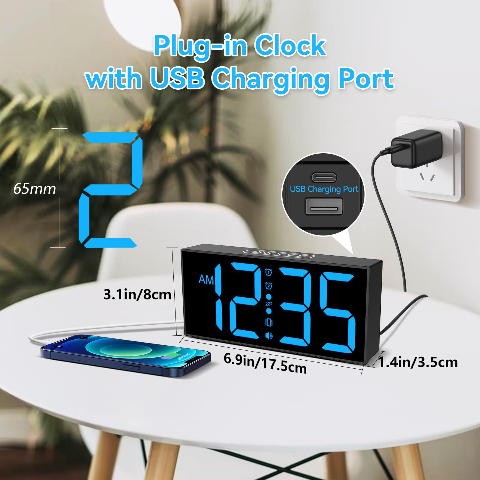 Schwarze Digitaluhr zeigt 12:35 Uhr an, mit einem ladenden Telefon und einem Netzteil an der Wand.