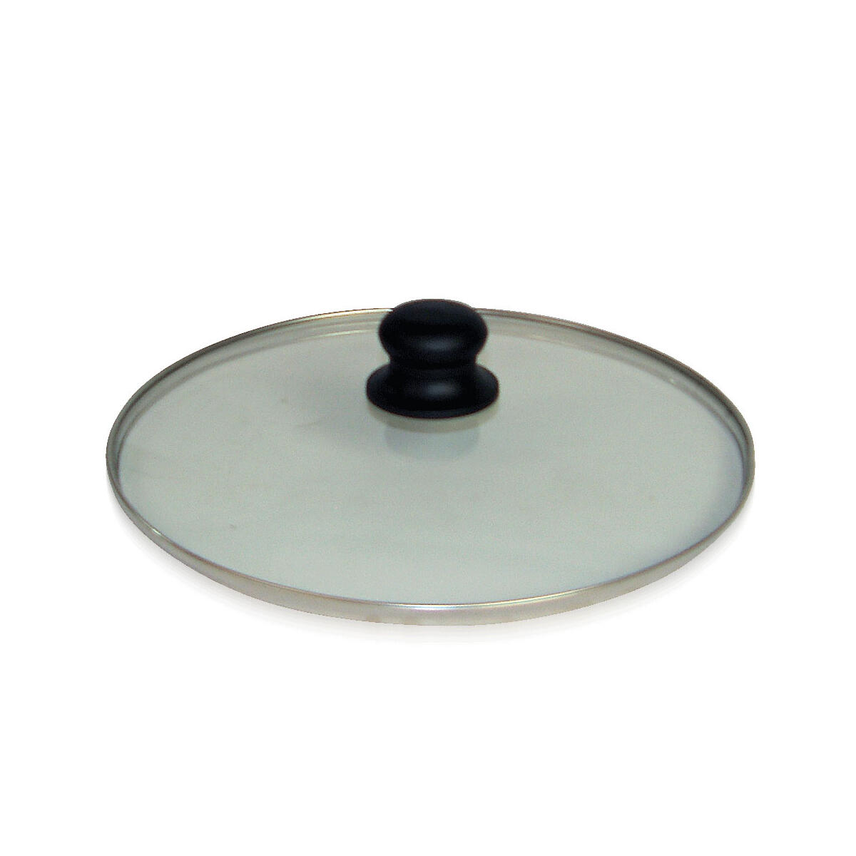 Ein klarer Glasdeckel mit schwarzem Griff. Der Deckel hat einen silbernen Rand und liegt auf weißem Hintergrund.