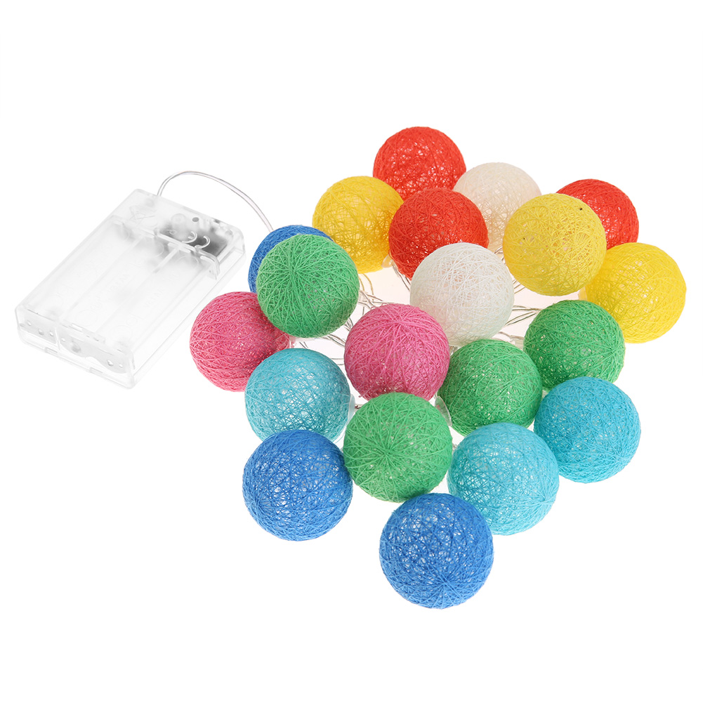 Lichterkette mit bunten Kugeln. Enthält ein Batteriepack. Die Kugeln sind in verschiedenen Farben: Rot, Gelb, Grün, Rosa, Blau und Weiß.