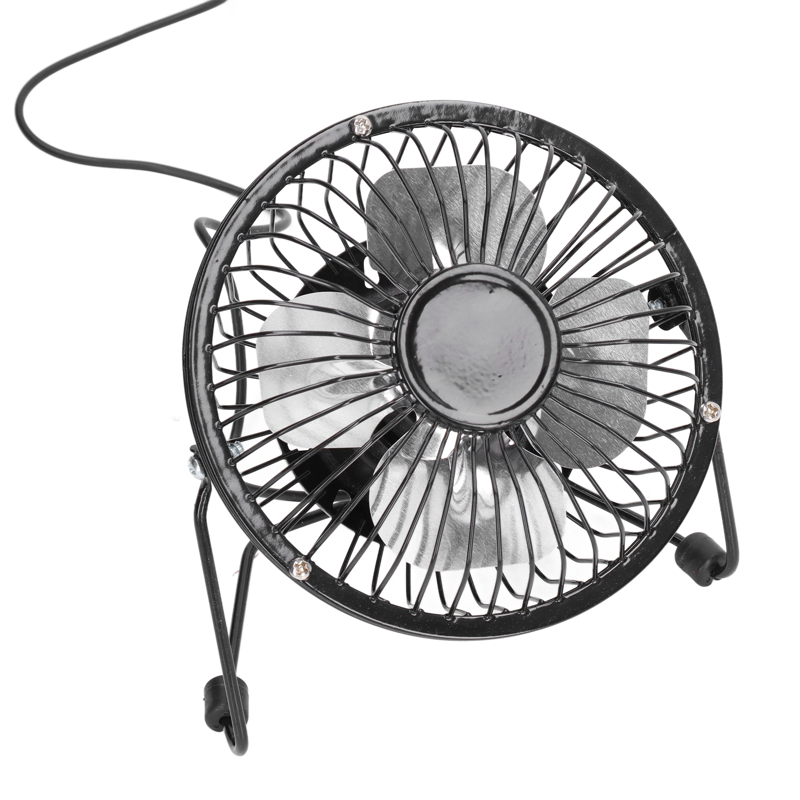 Ein kleiner schwarzer Schreibtischventilator mit drei Flügeln, in einem Drahtrahmen und einem schwarzen Netzkabel.
