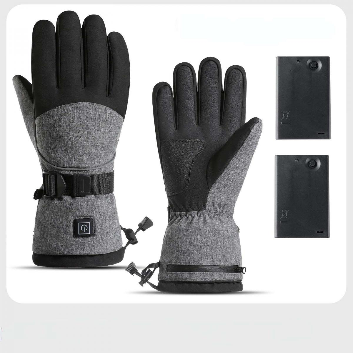 Zwei beheizbare Handschuhe in Schwarz und Grau mit zwei schwarzen Akkus werden vor weißem Hintergrund gezeigt.