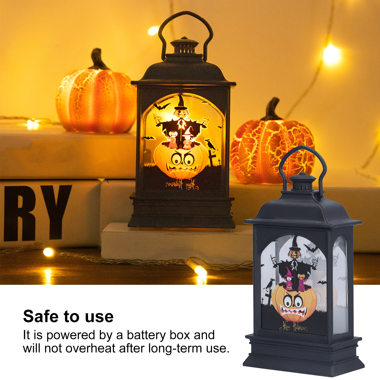 Halloween-Laterne mit Kürbis- und Hexenfiguren. Zwei Kürbisse im Hintergrund. Gelbe Lichter.