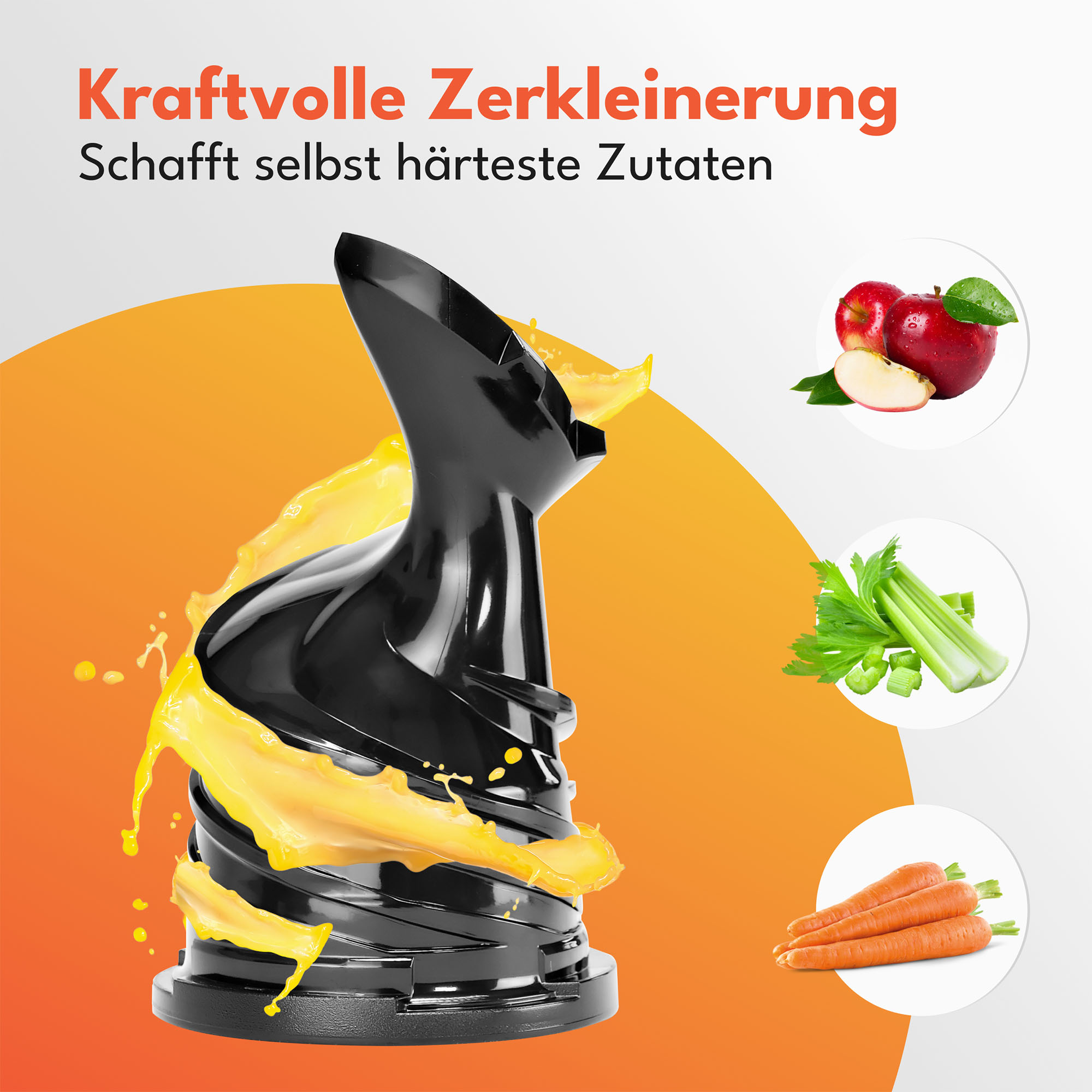 Ein Entsafter mit gelber Flüssigkeit, die herausspritzt. Äpfel, Sellerie und Karotten sind im Hintergrund zu sehen.