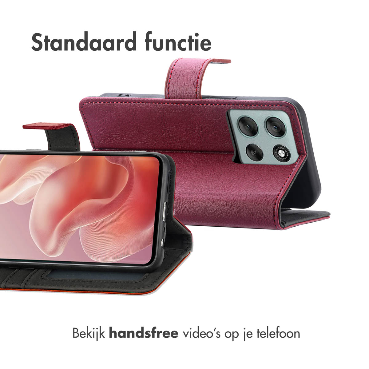 Een bordeauxrode telefoonhoes, met een telefoon erin, is open. De telefoon toont een roze en witte afbeelding. Het is handsfree voor video.