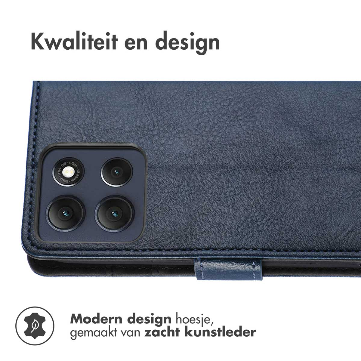 Gros plan sur un étui de smartphone avec quatre objectifs. L'étui est bleu marine, en cuir souple et au design moderne.