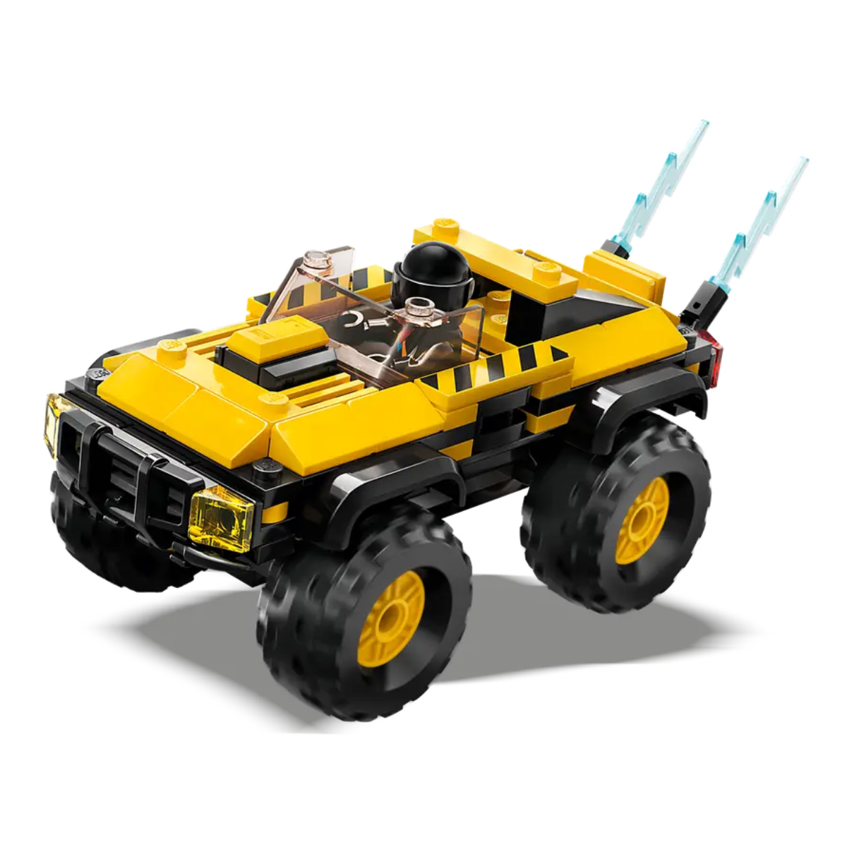 Un monster truck Lego giallo e nero con pneumatici grandi e un conducente. Due fulmini blu sono attaccati sul retro.