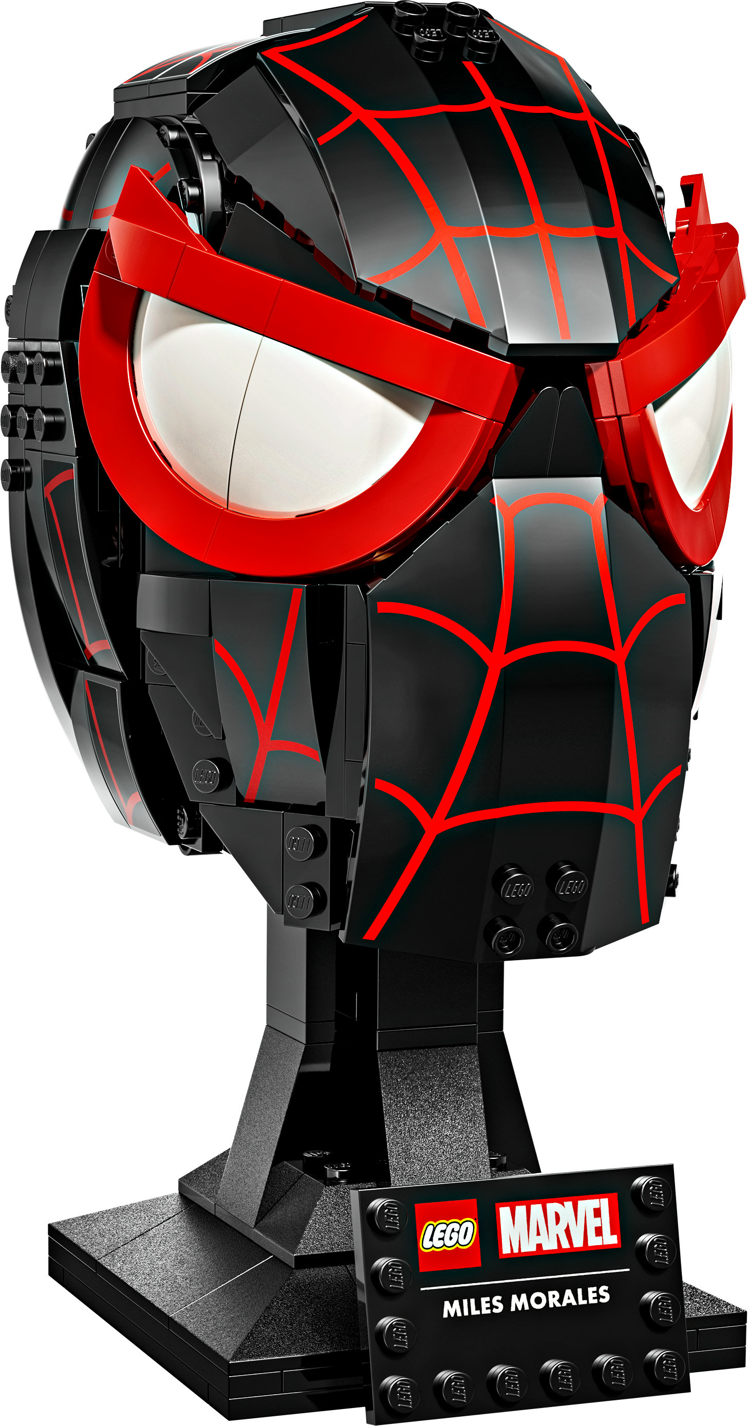 Tête Lego Miles Morales. Design noir et rouge avec des yeux blancs. Elle repose sur un socle noir avec le logo Marvel.