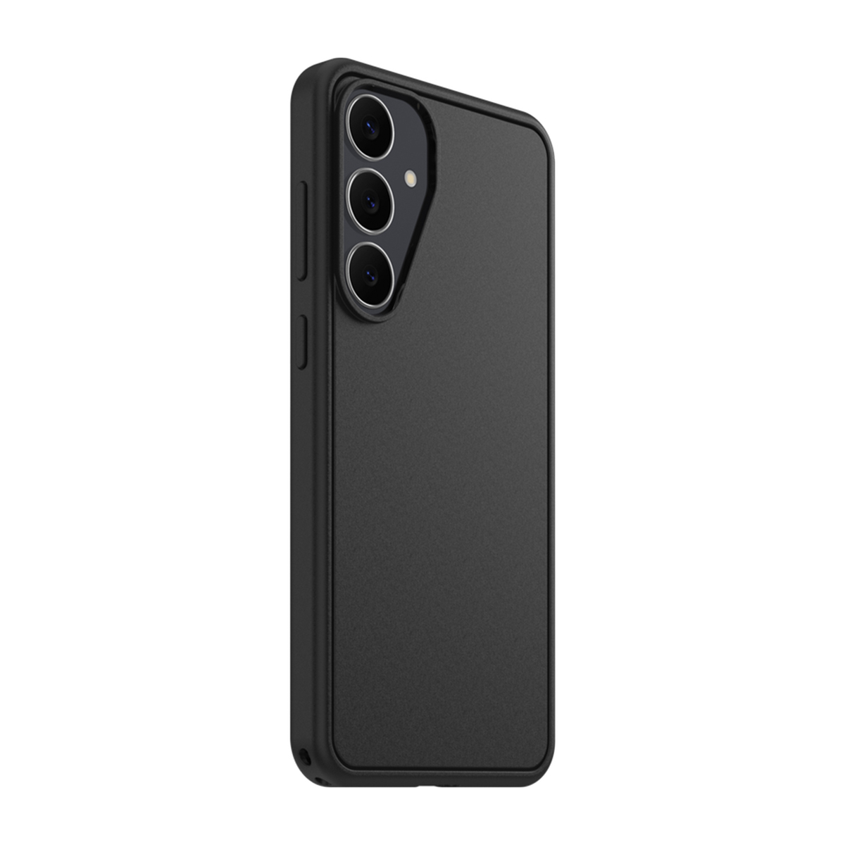 Une coque de smartphone noire. Elle comporte trois lentilles de caméra. La coque est rectangulaire avec des coins arrondis et une finition texturée.