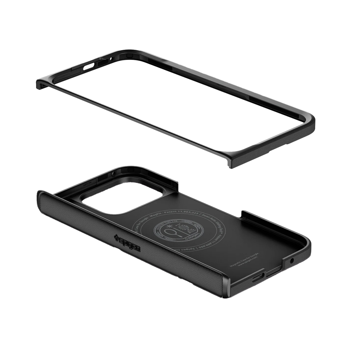 Zwarte telefoonhoes met een apart frame erboven. De hoes is getextureerd met branding en details zoals patentnummers.