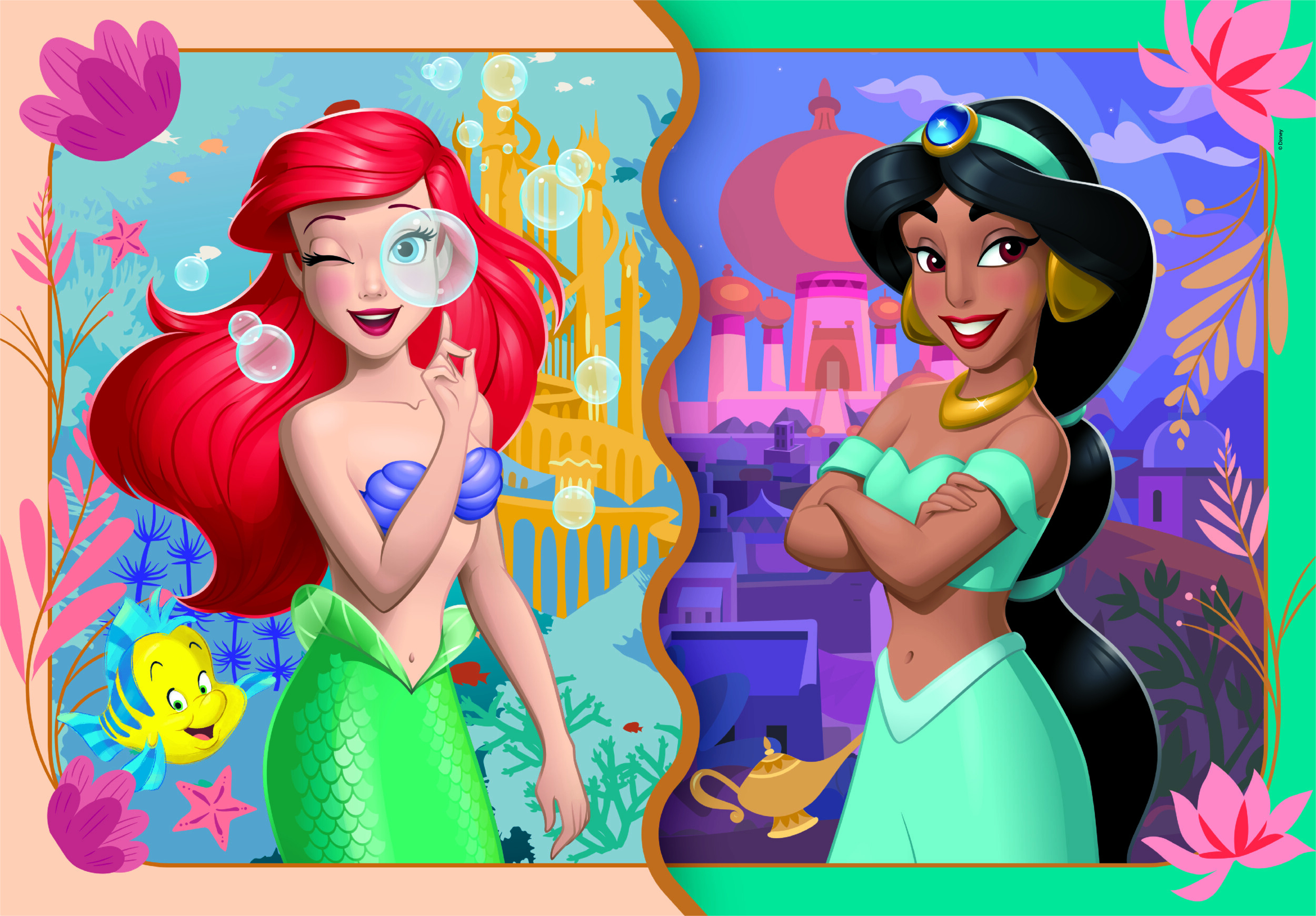 Ariel z lupą i Jasmine ze skrzyżowanymi ramionami, każda w innej scenerii. Obie uśmiechają się przyjaźnie.
