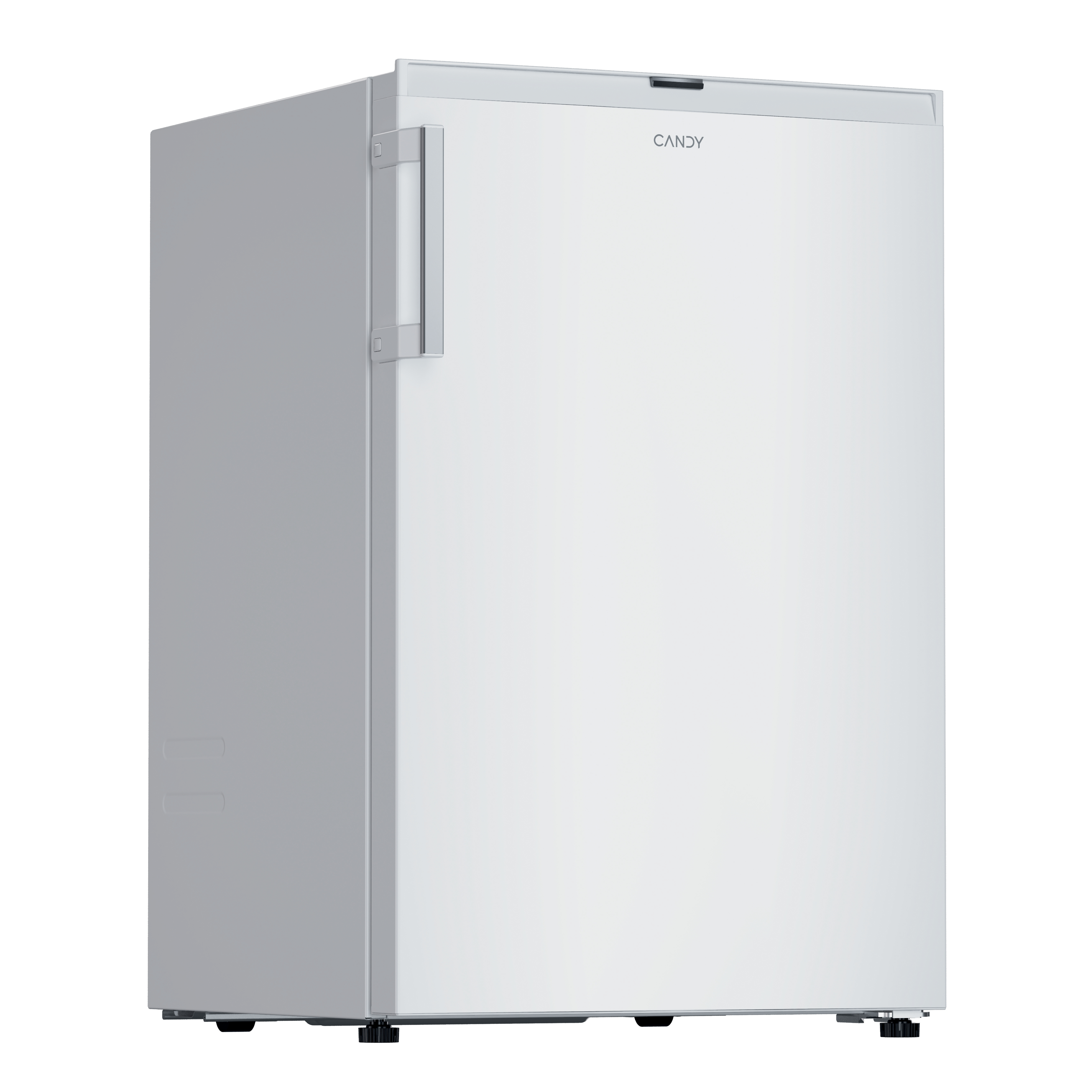 Un refrigerador Candy blanco, aislado sobre blanco. Tiene un asa a la izquierda y la marca en la parte superior.