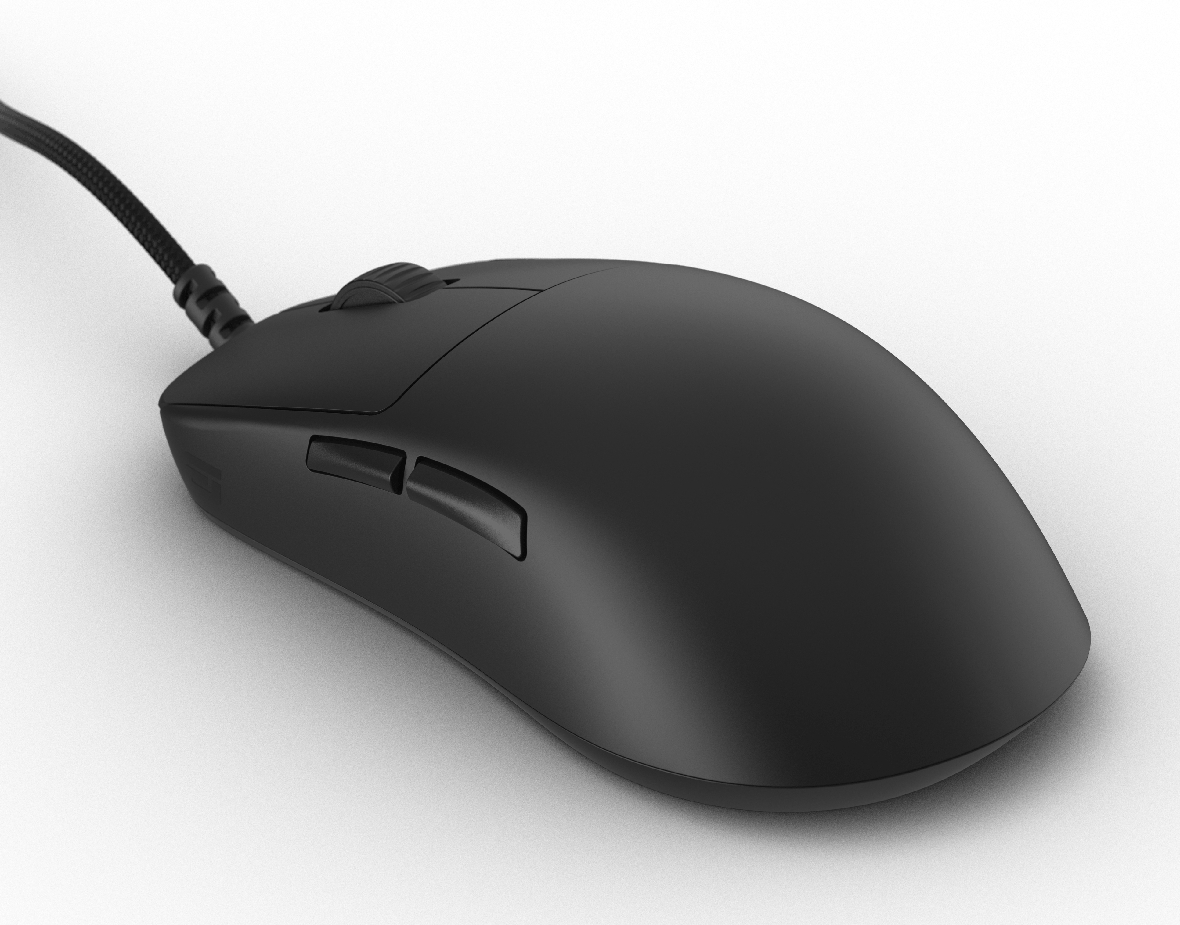 Zwarte computermuis met een snoer op een witte achtergrond. Het heeft knoppen en een scrollwiel.