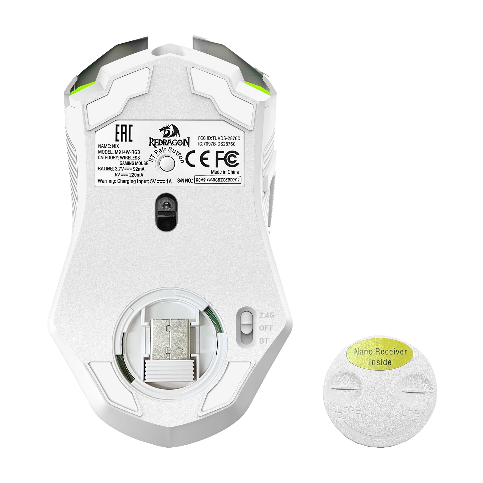 Mouse da gioco bianco con dettagli verdi. Una copertura rimovibile contiene il nano-ricevitore. Il mouse ha pulsanti e segni.