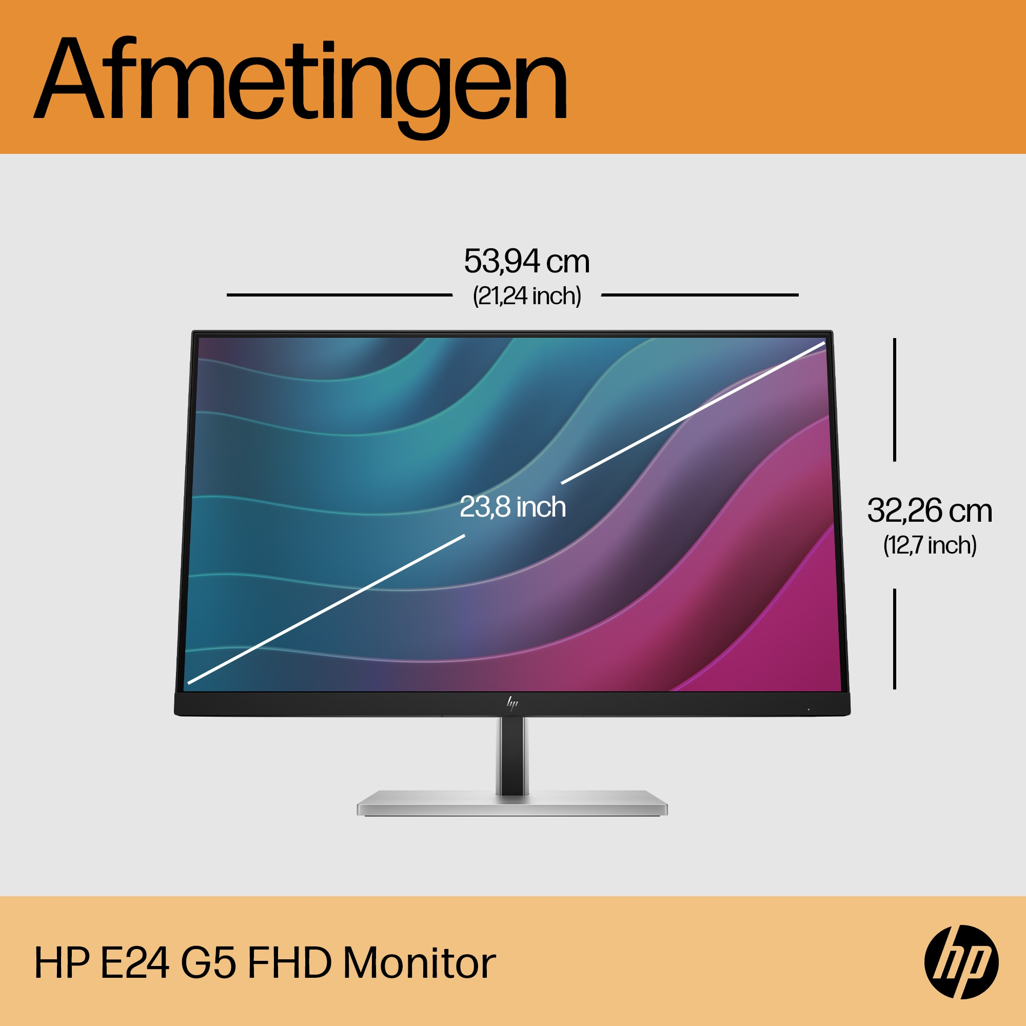 HP E24 G5 FHD Monitor mit Größenangaben. Der Bildschirm zeigt Farben, das HP-Logo unten. Oranger Hintergrund.