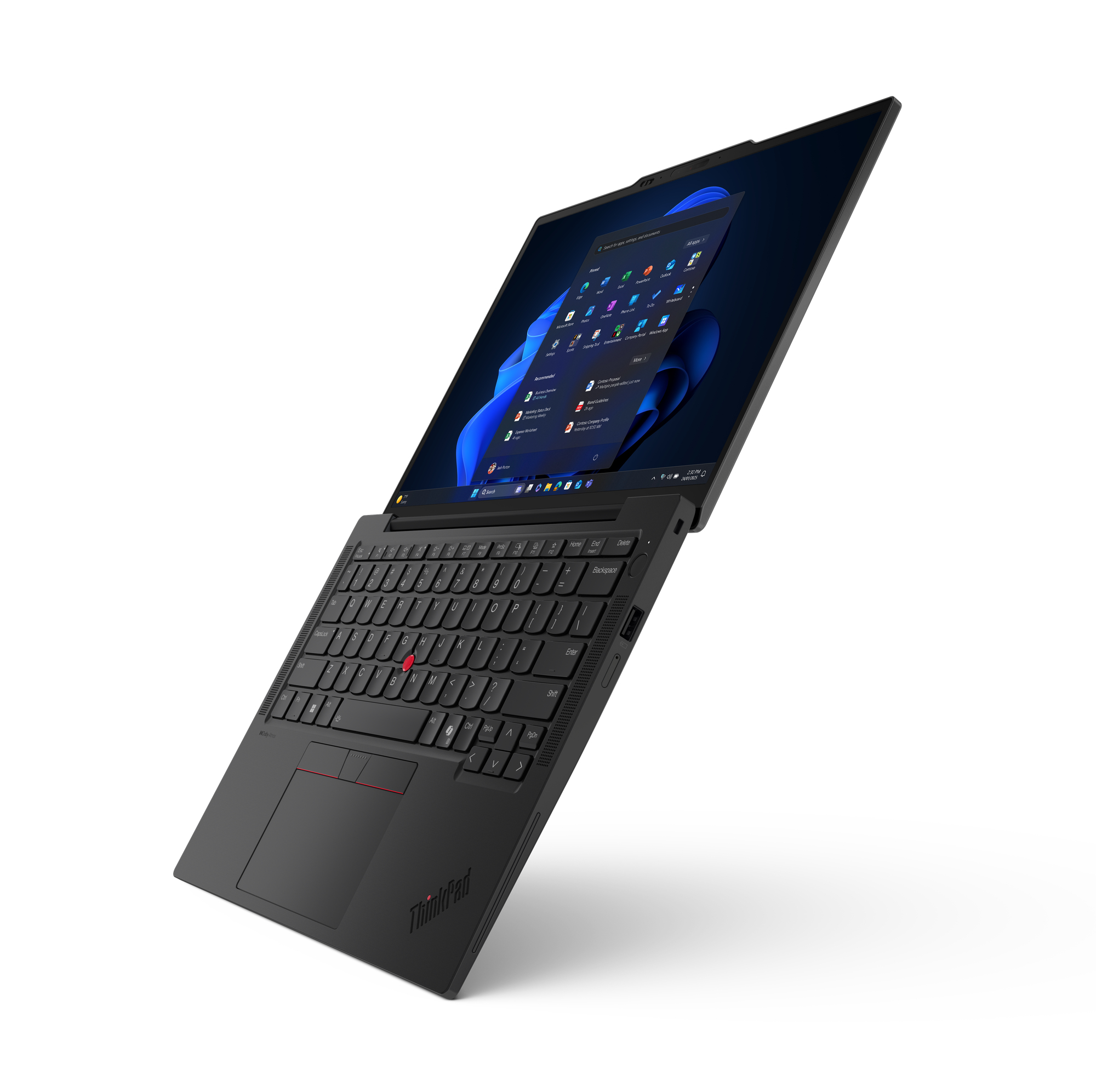 Czarny laptop ThinkPad na białym tle, ekran pokazuje interfejs Windows 11. Klawiatura jest w centrum.