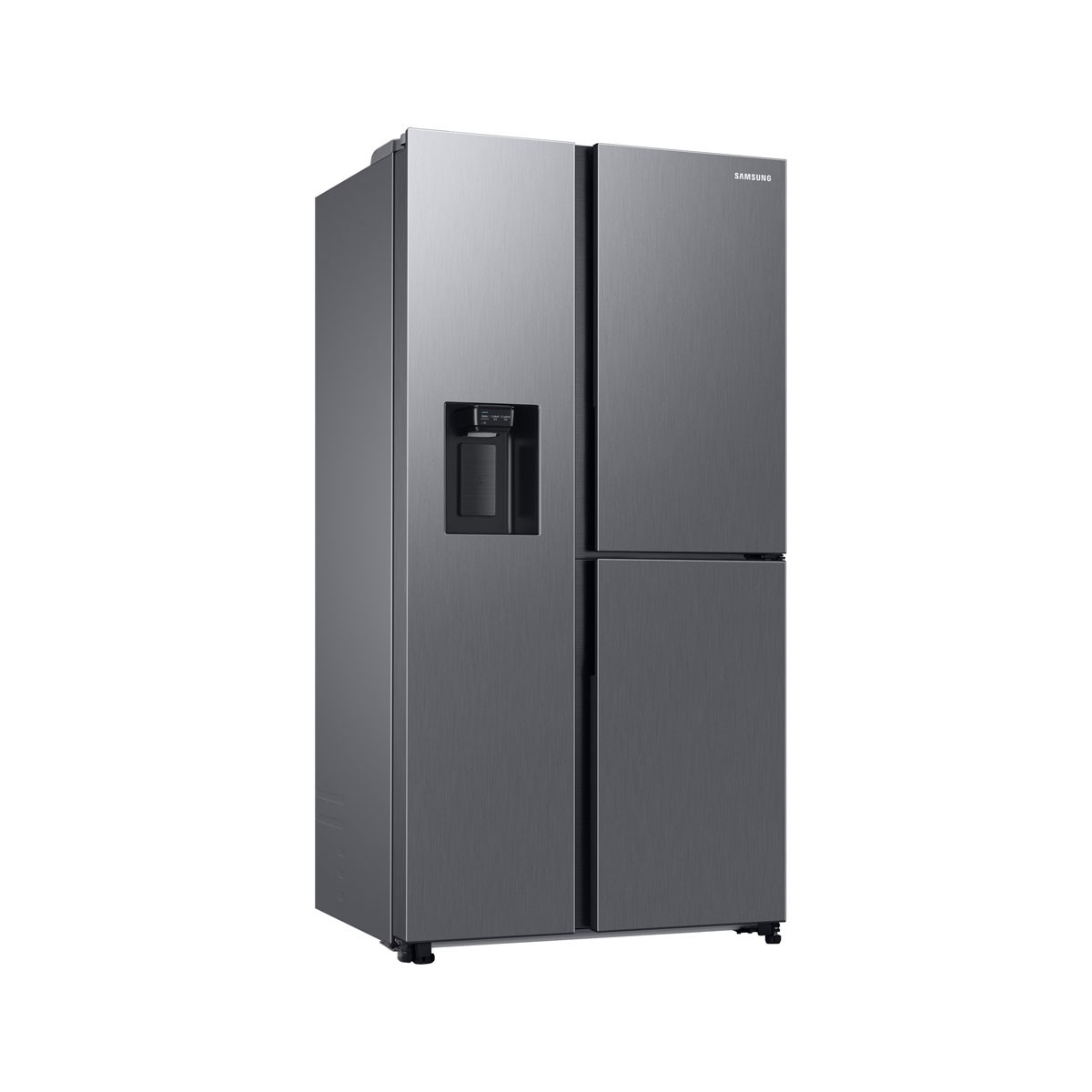 Un refrigerador Samsung de acero inoxidable con cuatro puertas, un dispensador de agua y el logotipo de Samsung en la puerta superior. Está solo.