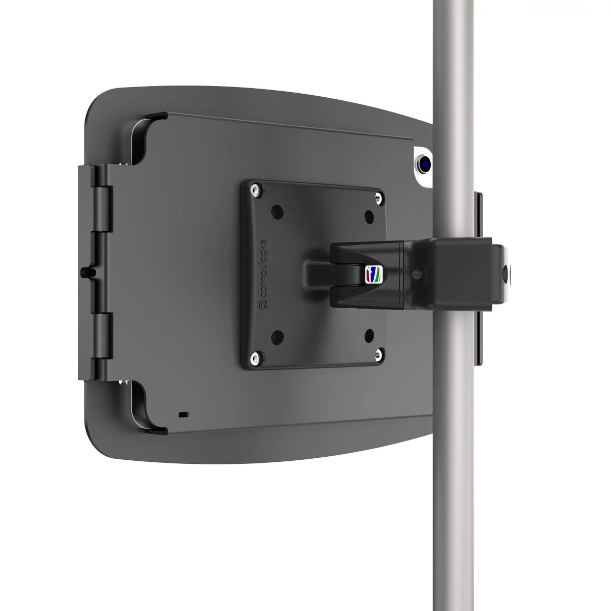 Czarny uchwyt do tabletu jest przymocowany do srebrnego słupa. Uchwyt ma kwadratowy kształt i jest oznaczony logo firmy.